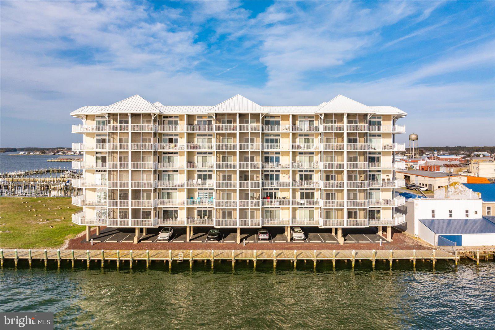 HARBOUR LIGHT CONDOS - Residential