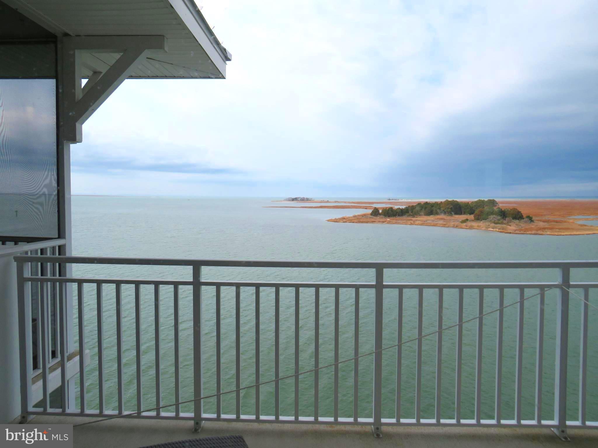 HARBOUR LIGHT CONDOS - Residential