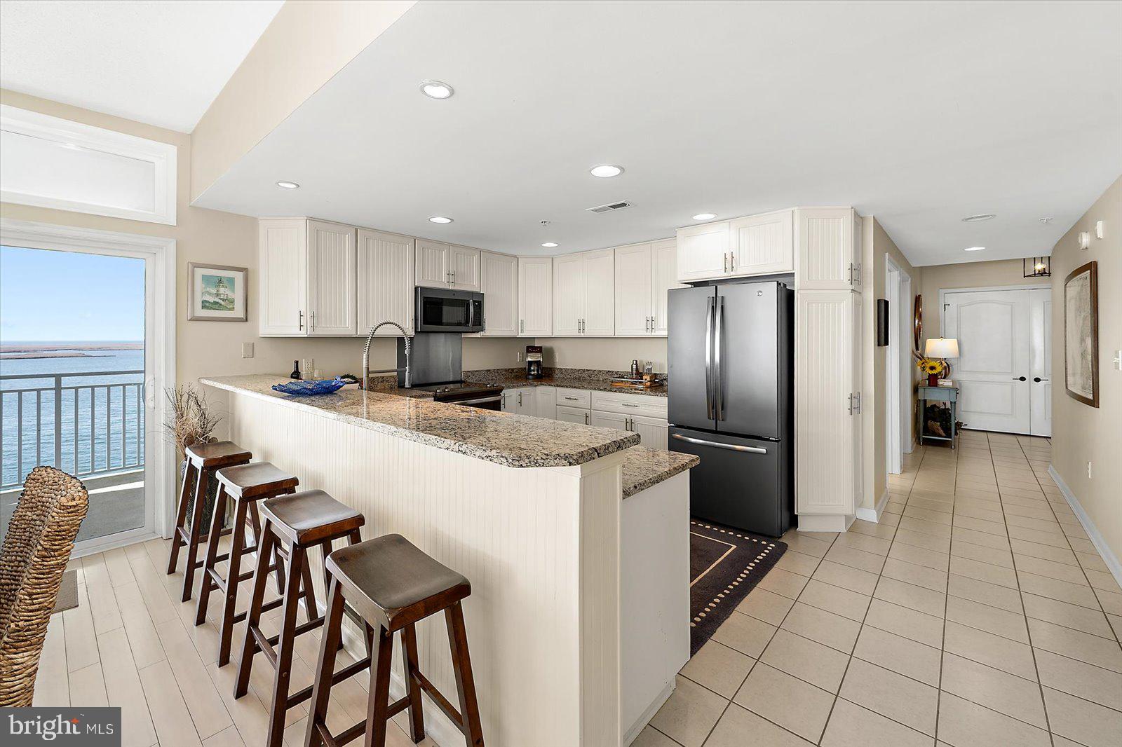 HARBOUR LIGHT CONDOS - Residential