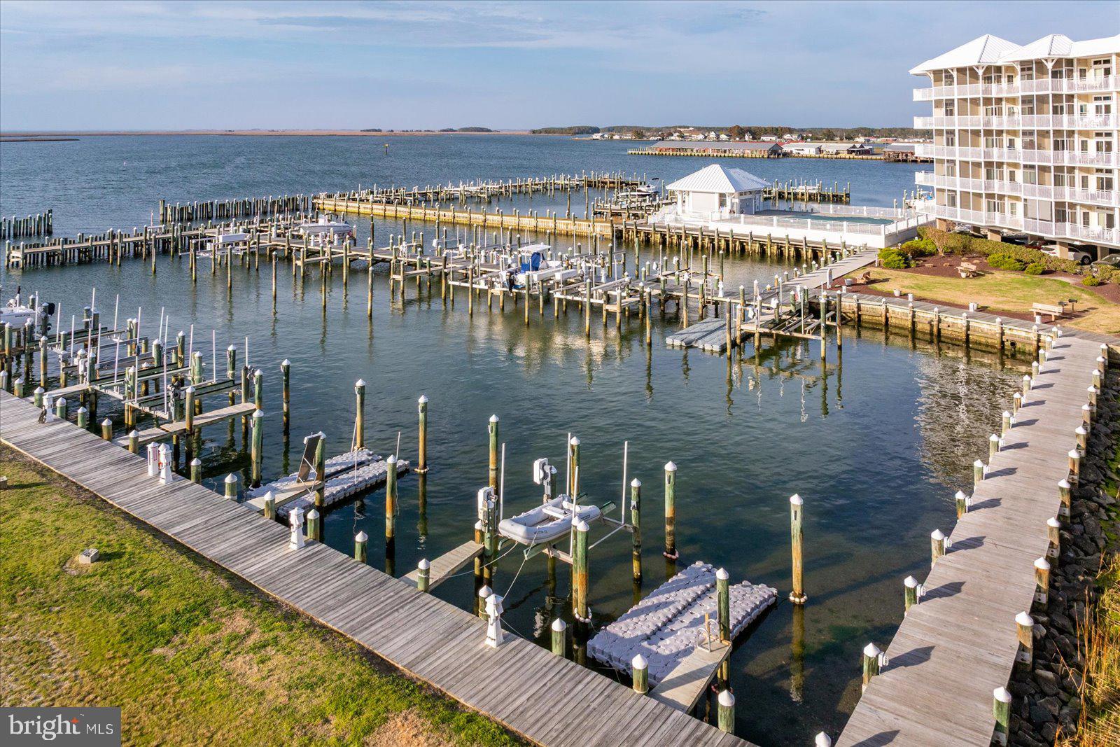 HARBOUR LIGHT CONDOS - Residential