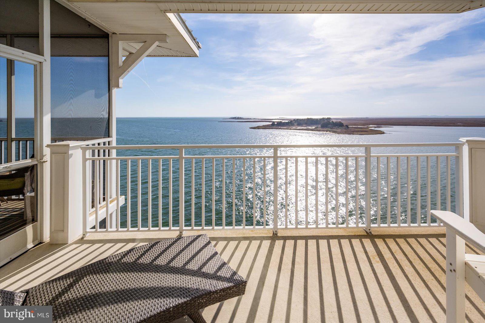 HARBOUR LIGHT CONDOS - Residential