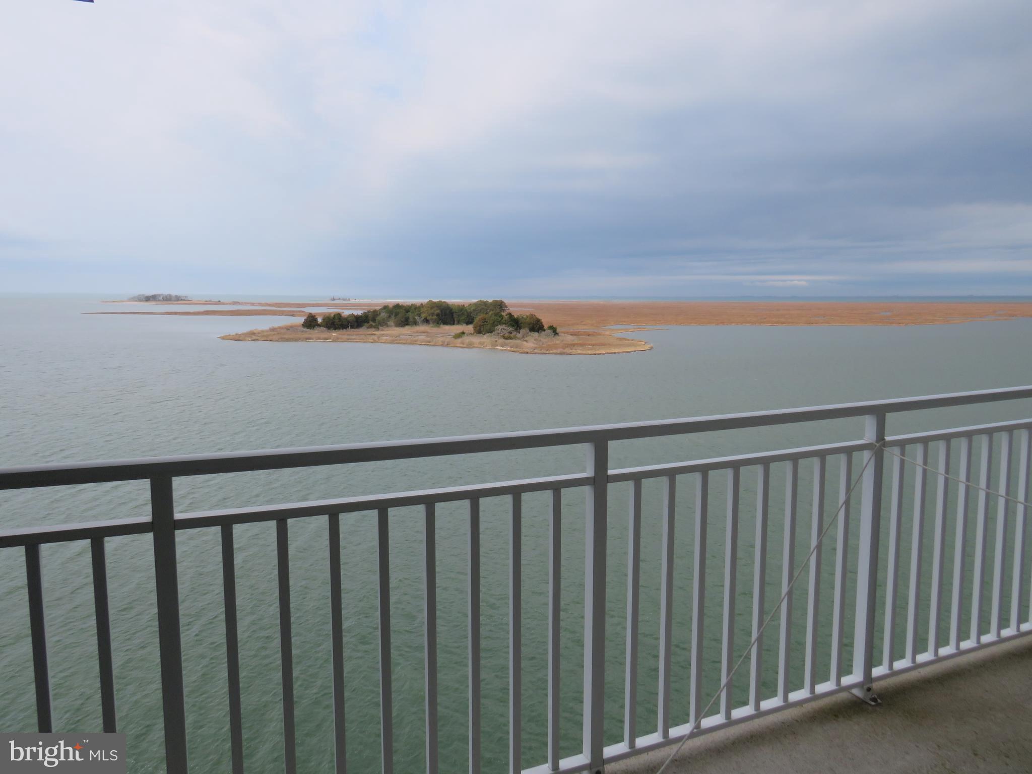 HARBOUR LIGHT CONDOS - Residential