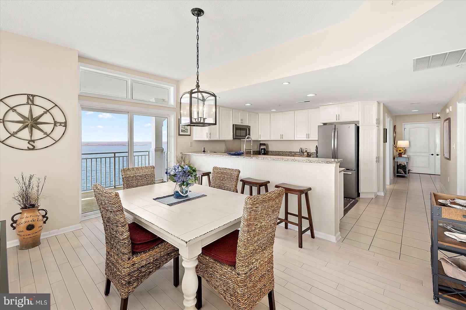 HARBOUR LIGHT CONDOS - Residential