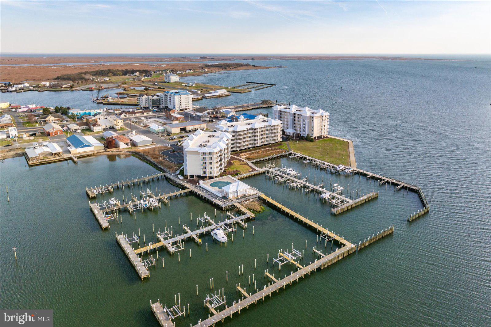 HARBOUR LIGHT CONDOS - Residential