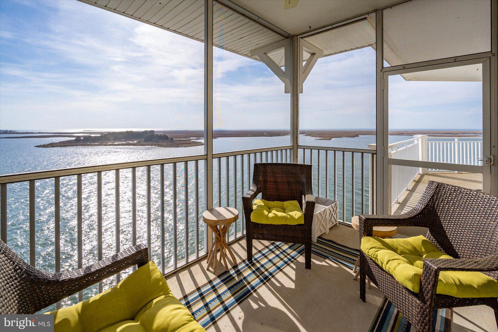 HARBOUR LIGHT CONDOS - Residential