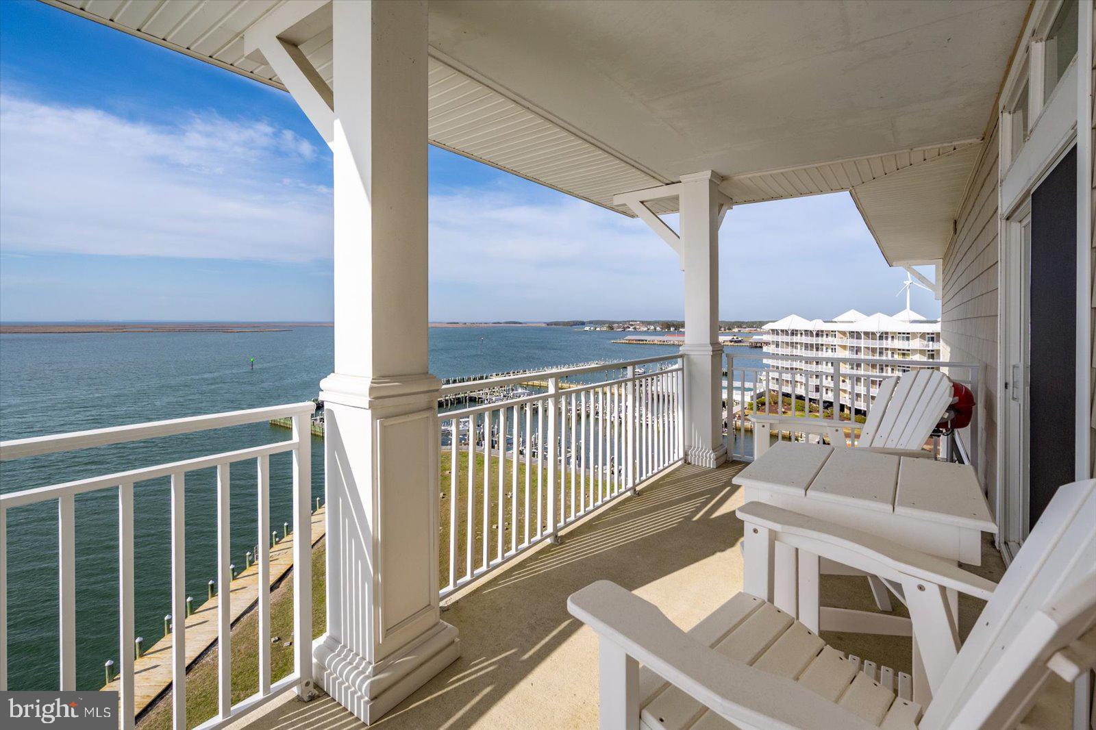 HARBOUR LIGHT CONDOS - Residential