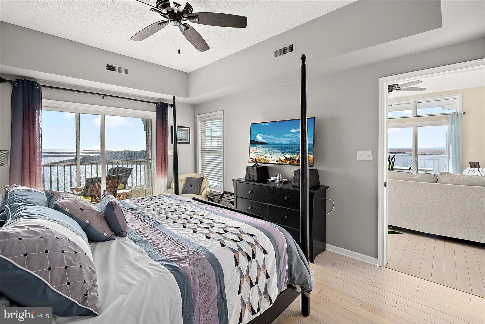 HARBOUR LIGHT CONDOS - Residential