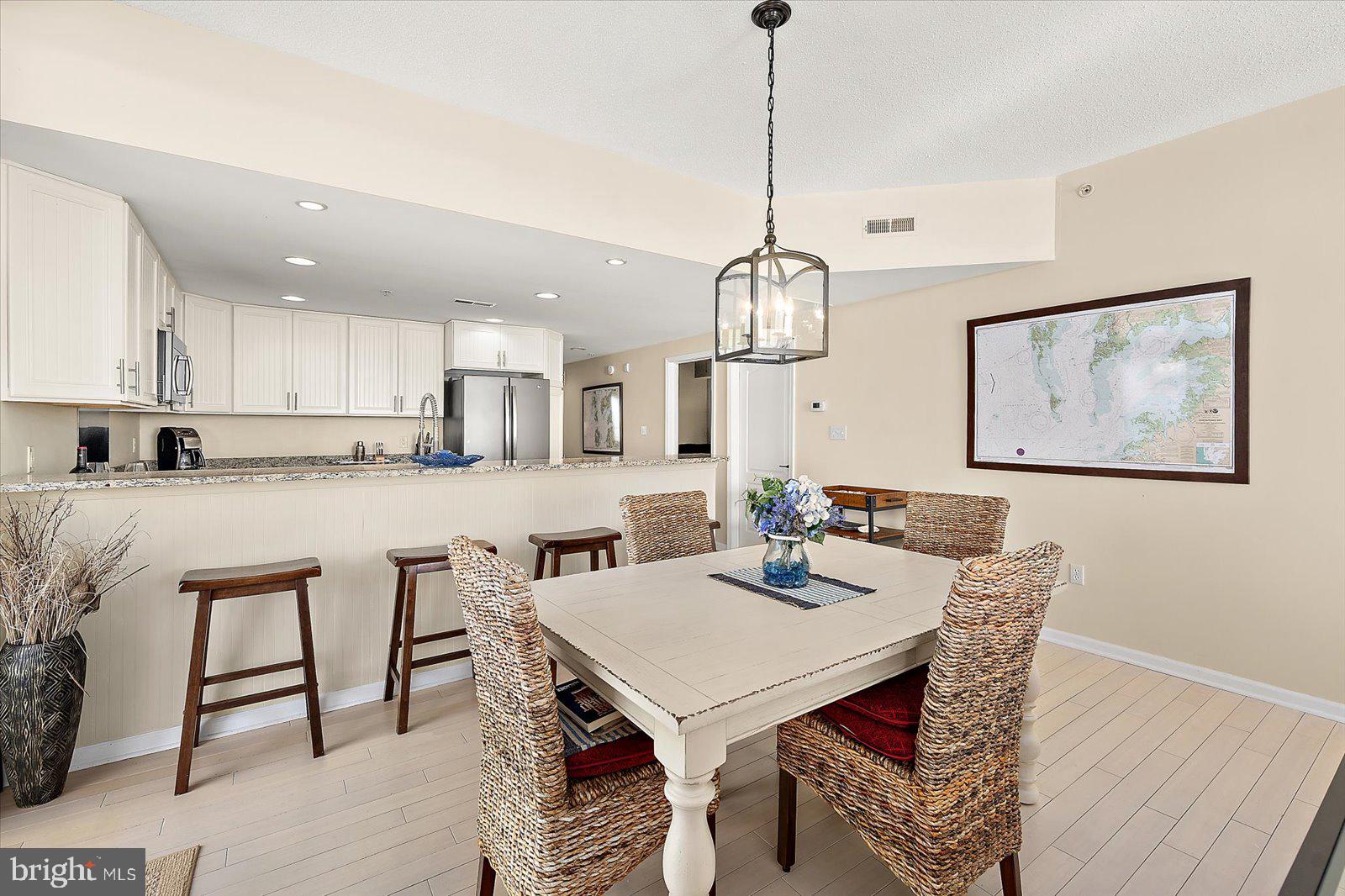 HARBOUR LIGHT CONDOS - Residential