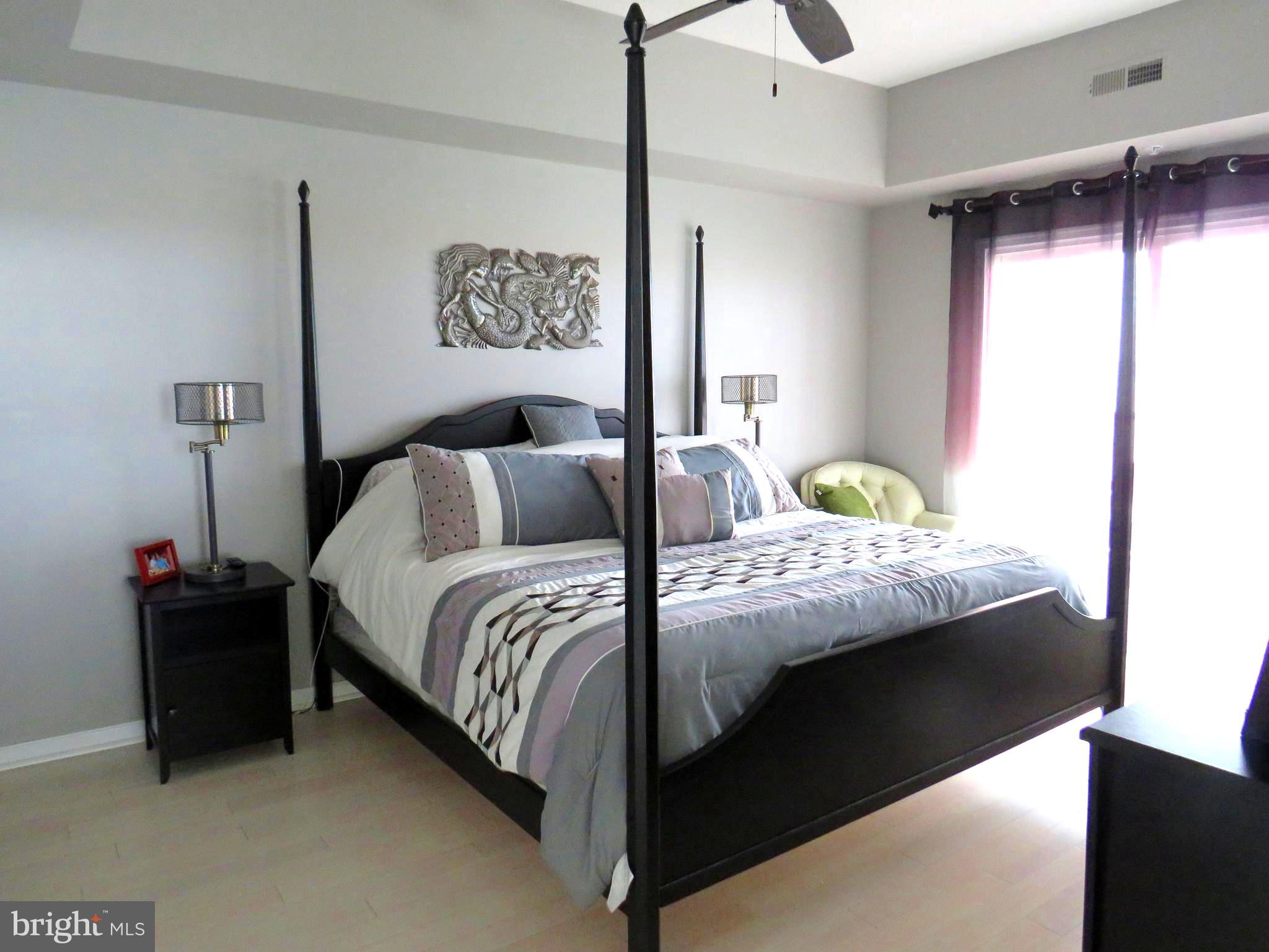 HARBOUR LIGHT CONDOS - Residential