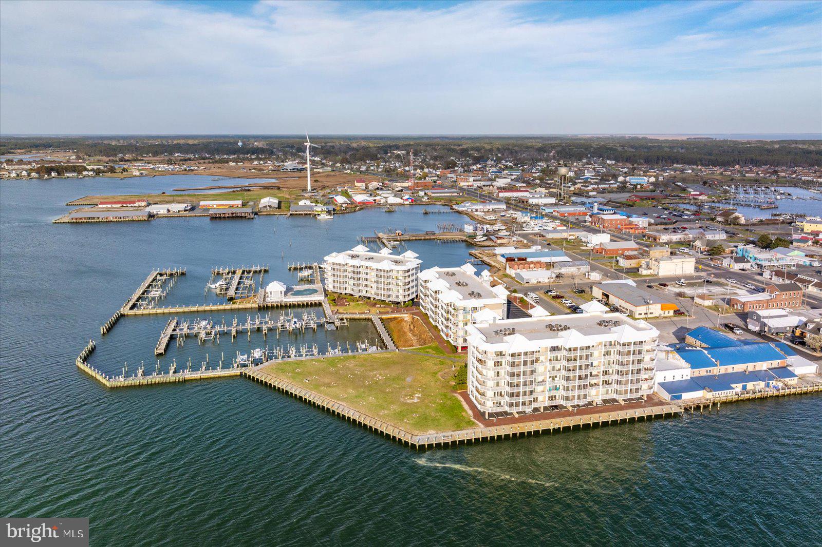 HARBOUR LIGHT CONDOS - Residential