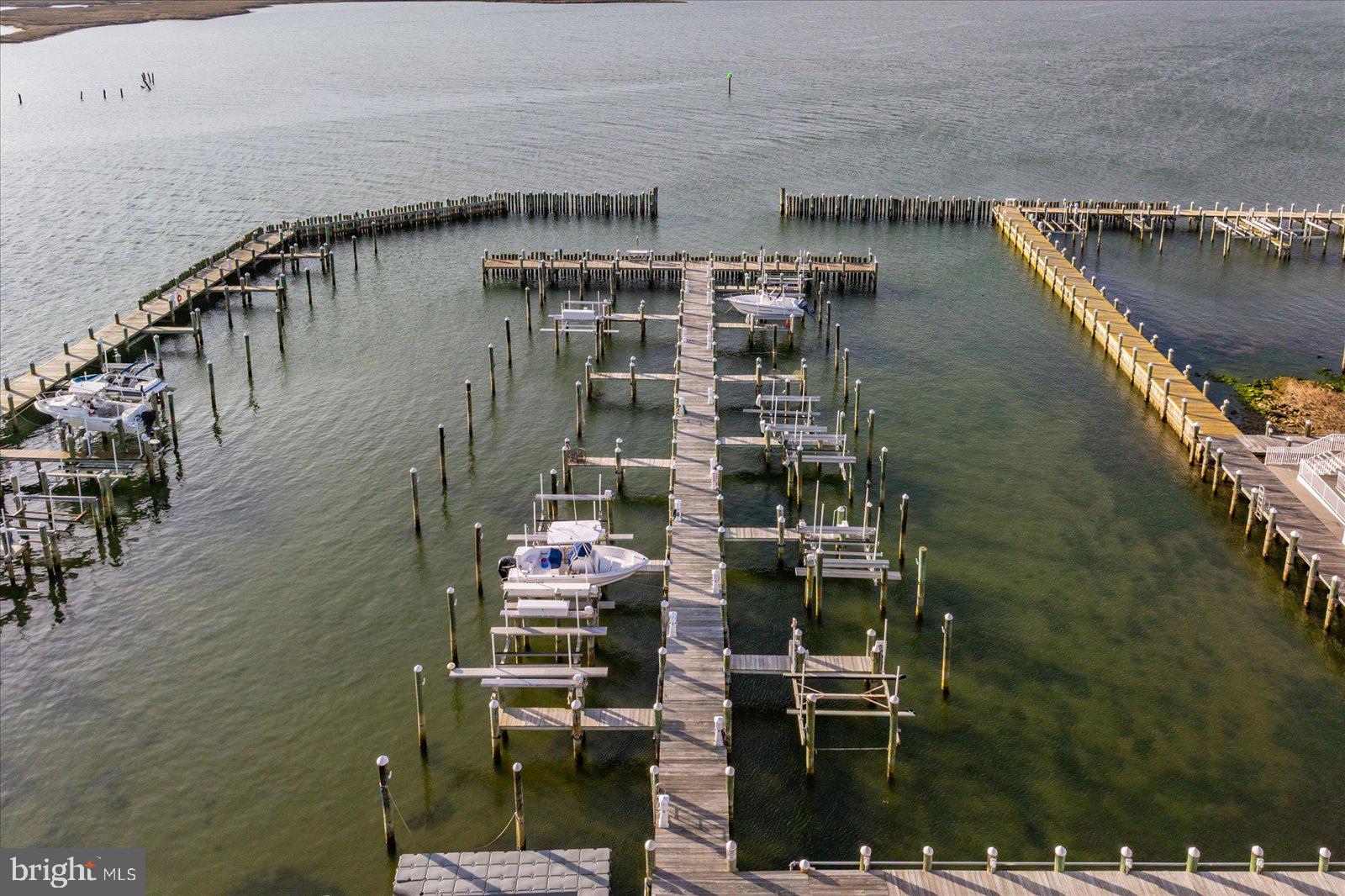 HARBOUR LIGHT CONDOS - Residential