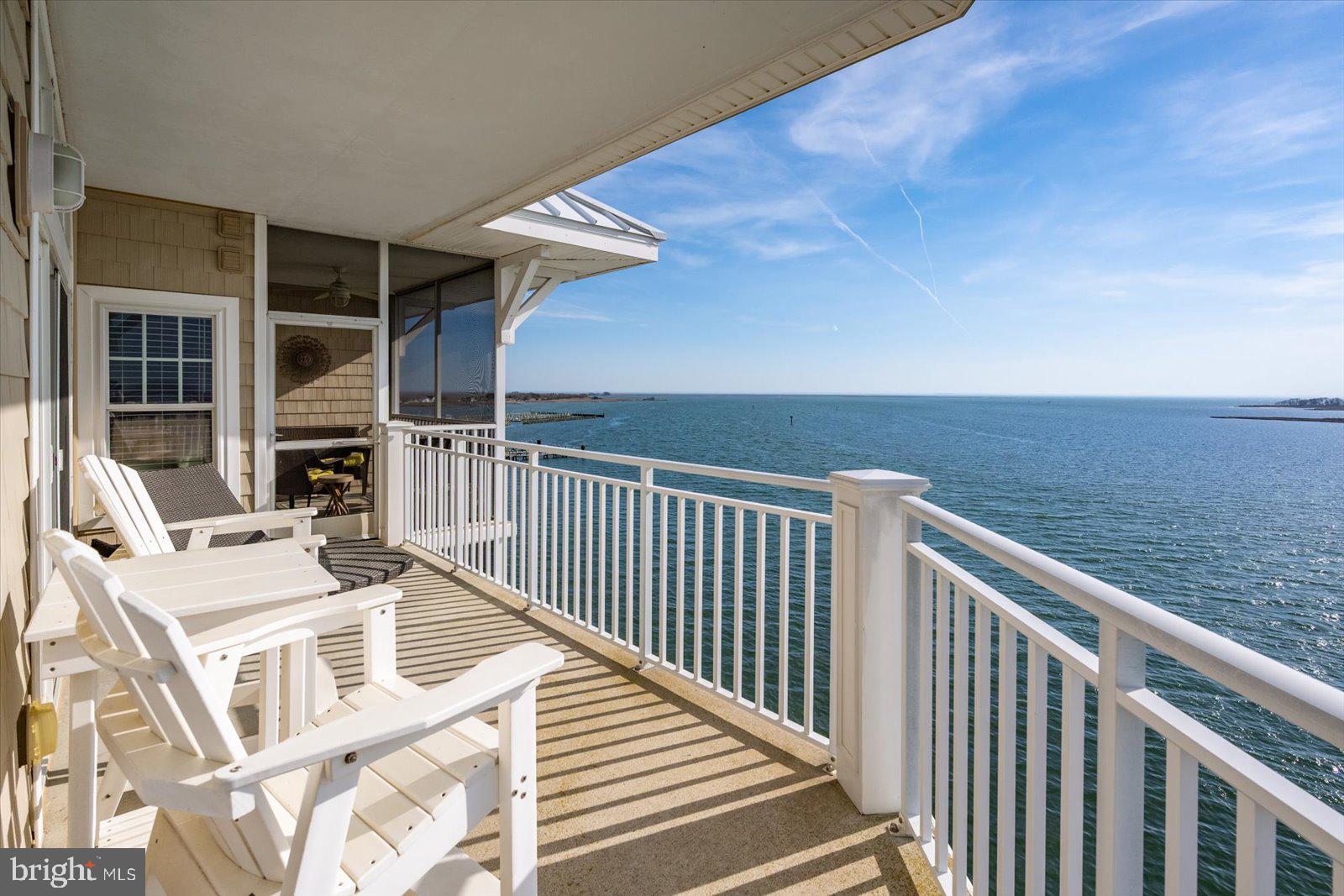 HARBOUR LIGHT CONDOS - Residential