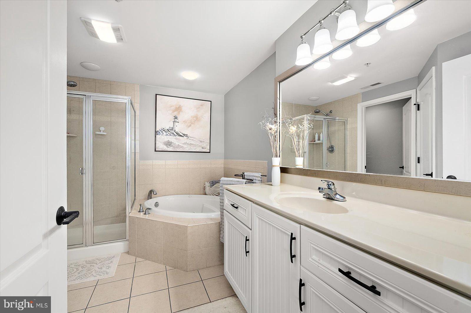 HARBOUR LIGHT CONDOS - Residential