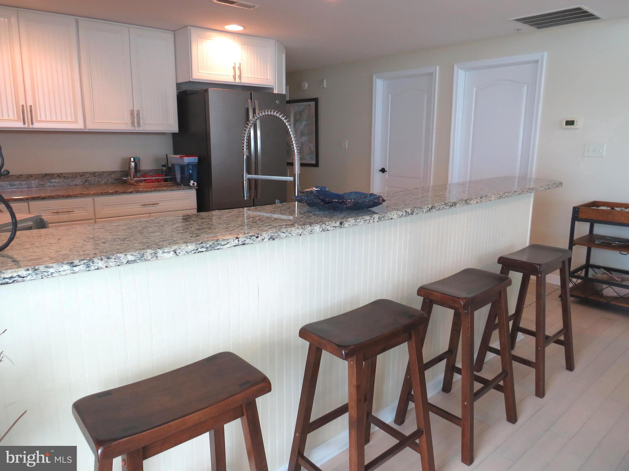 HARBOUR LIGHT CONDOS - Residential