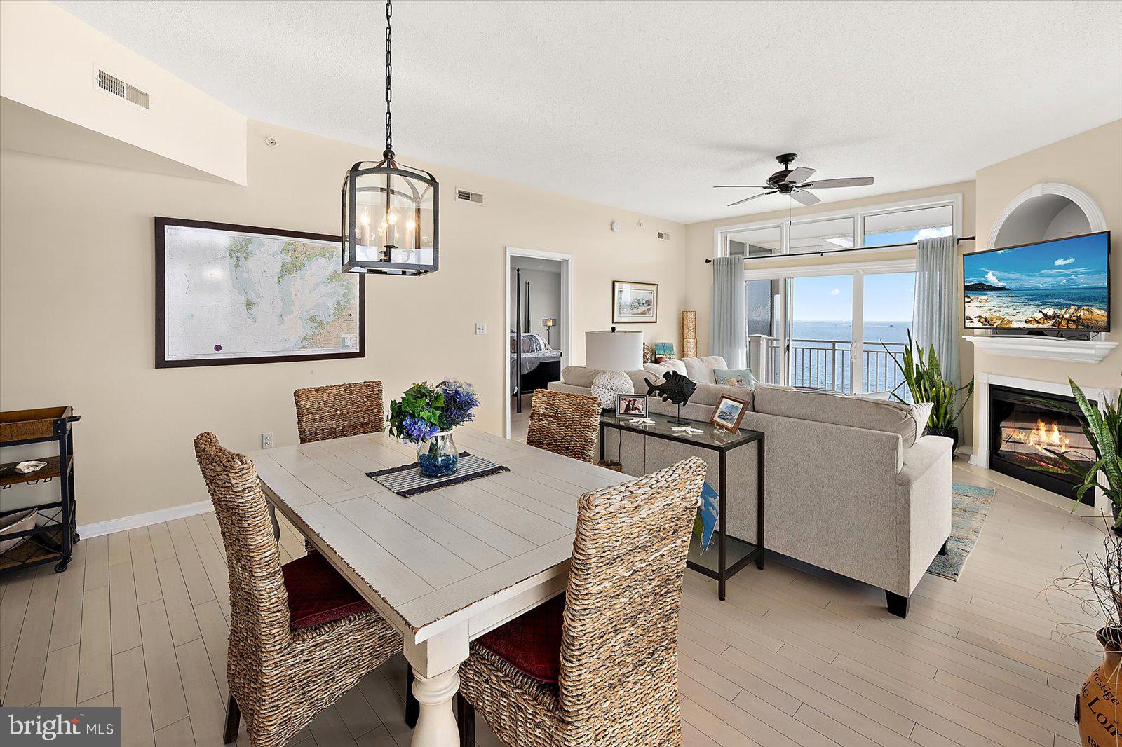 HARBOUR LIGHT CONDOS - Residential