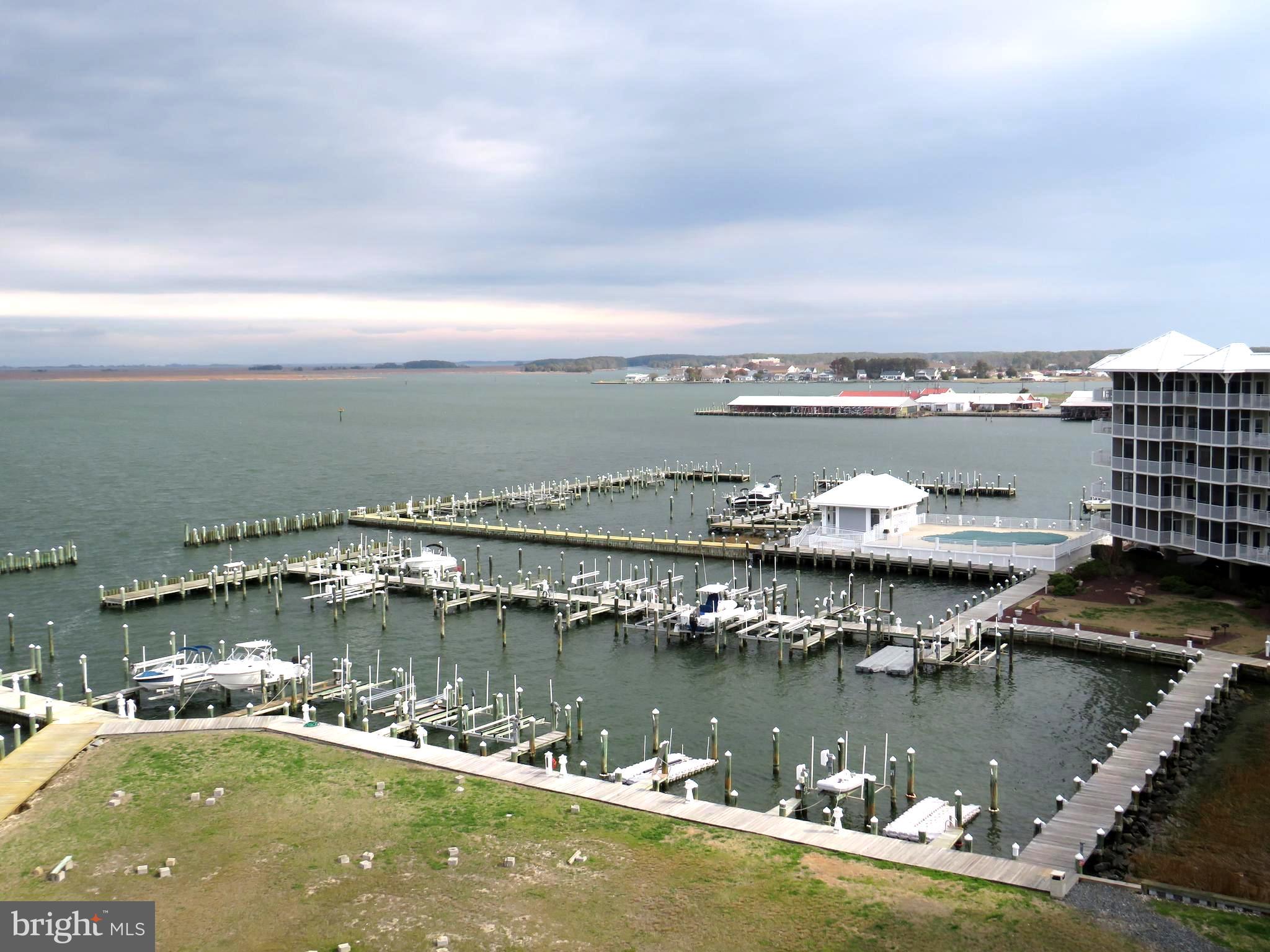 HARBOUR LIGHT CONDOS - Residential