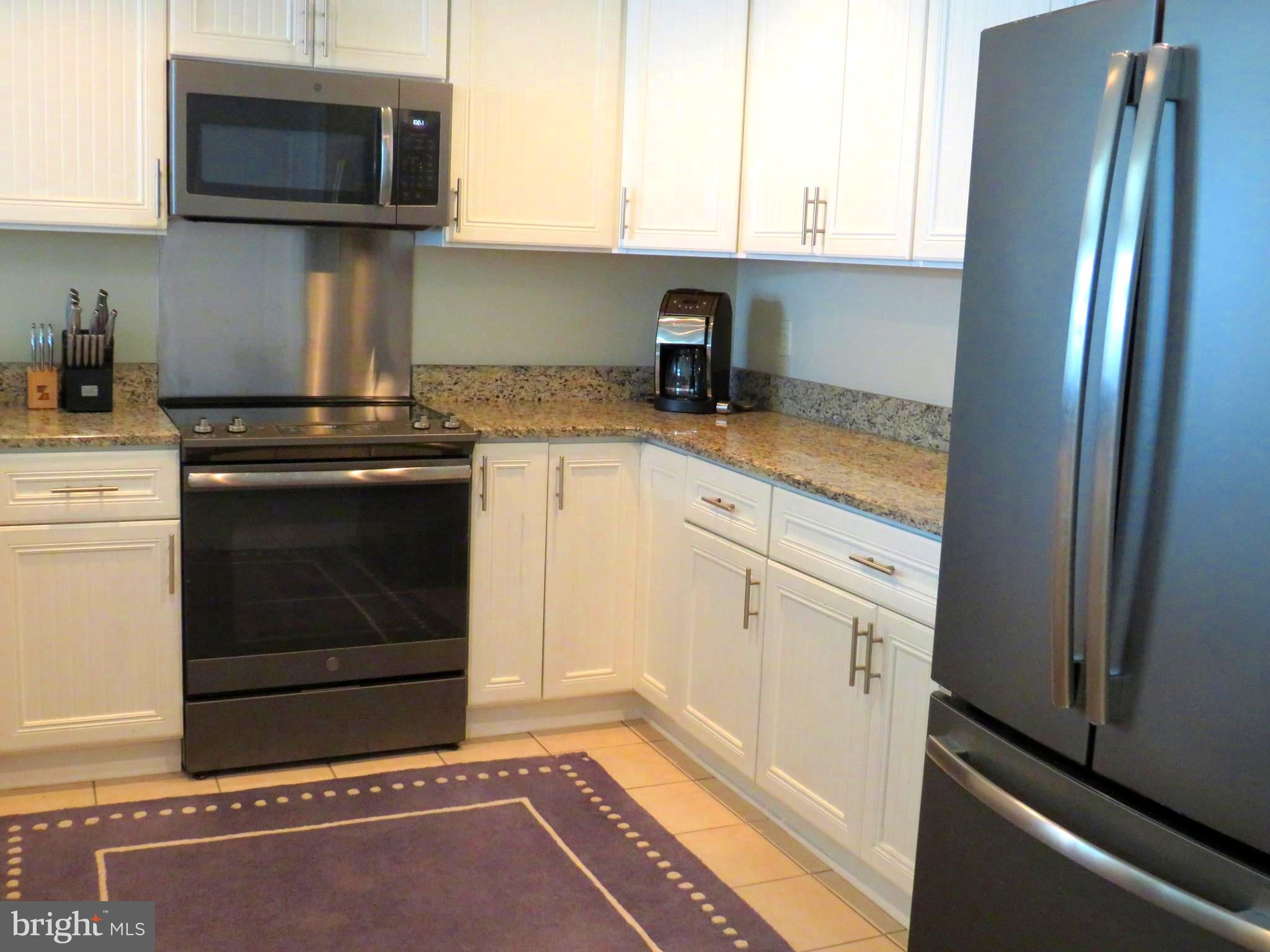 HARBOUR LIGHT CONDOS - Residential