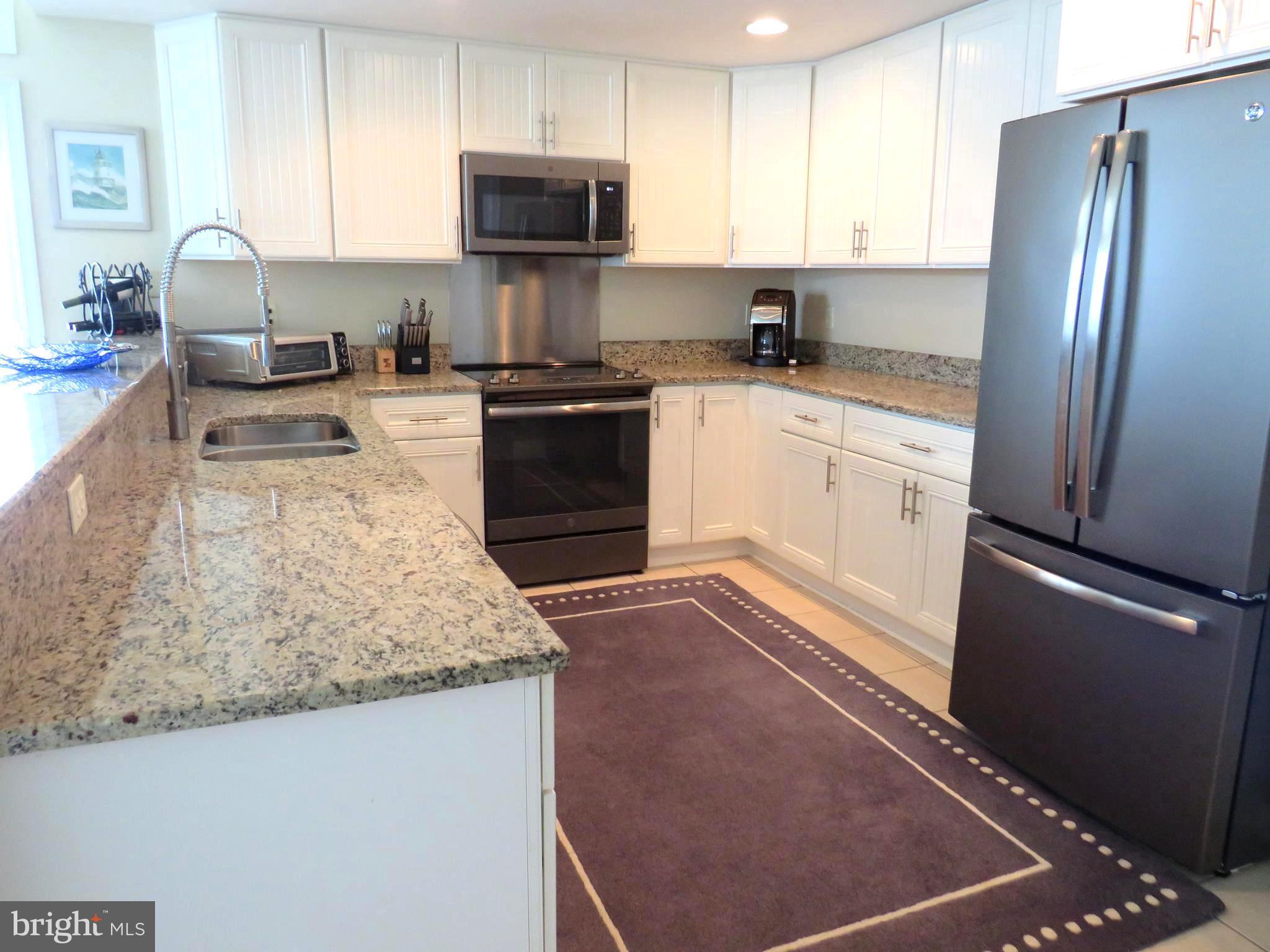 HARBOUR LIGHT CONDOS - Residential