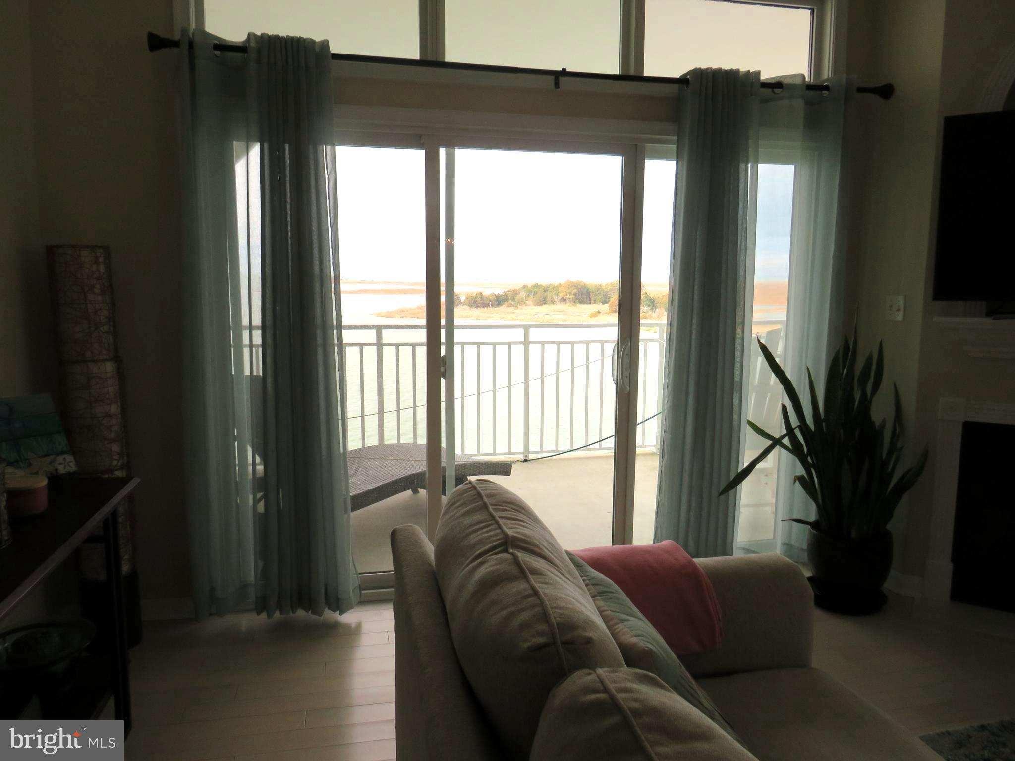 HARBOUR LIGHT CONDOS - Residential