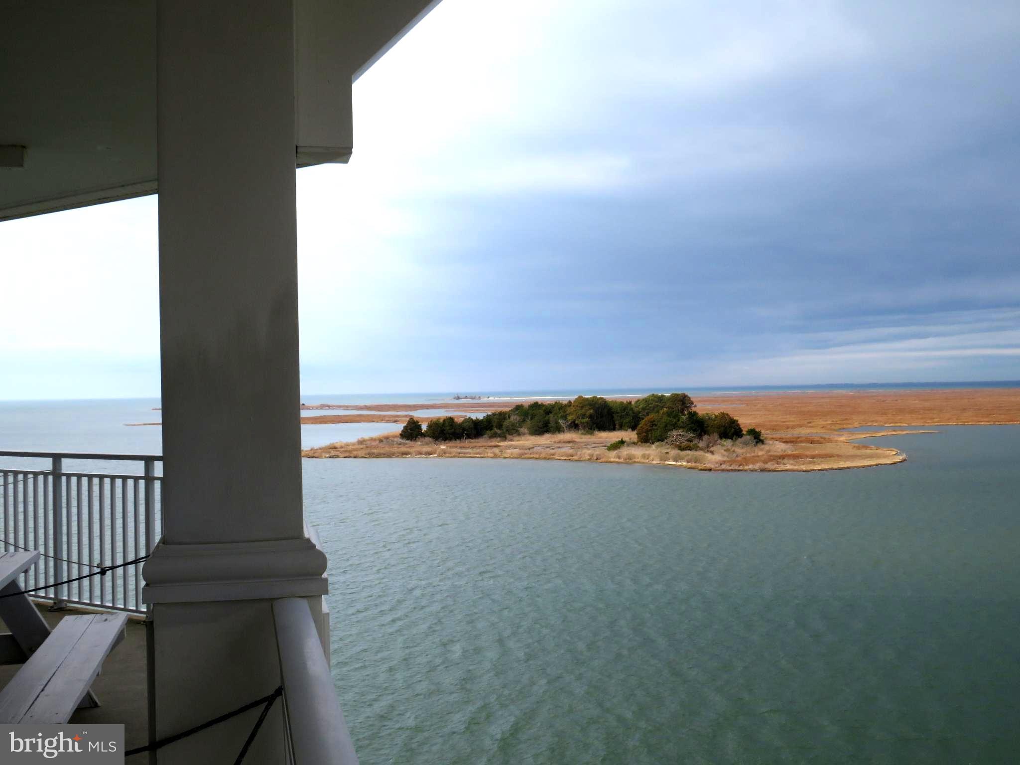 HARBOUR LIGHT CONDOS - Residential