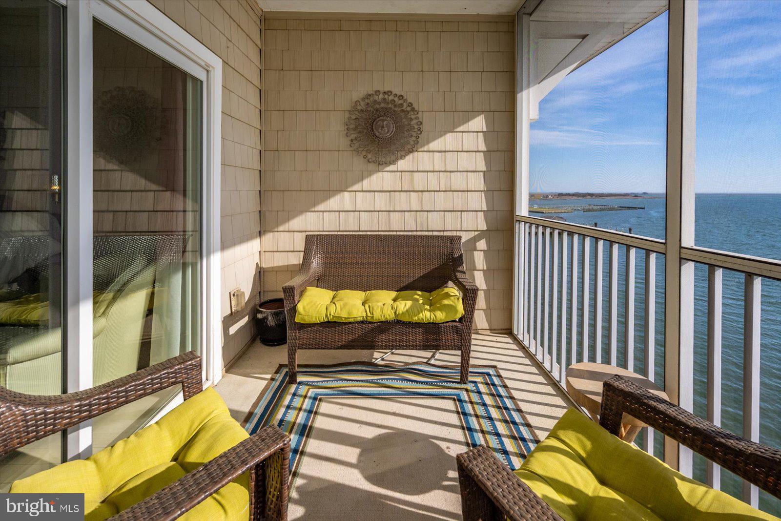 HARBOUR LIGHT CONDOS - Residential