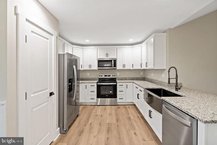 HIDDEN RIVER FARM - Residential