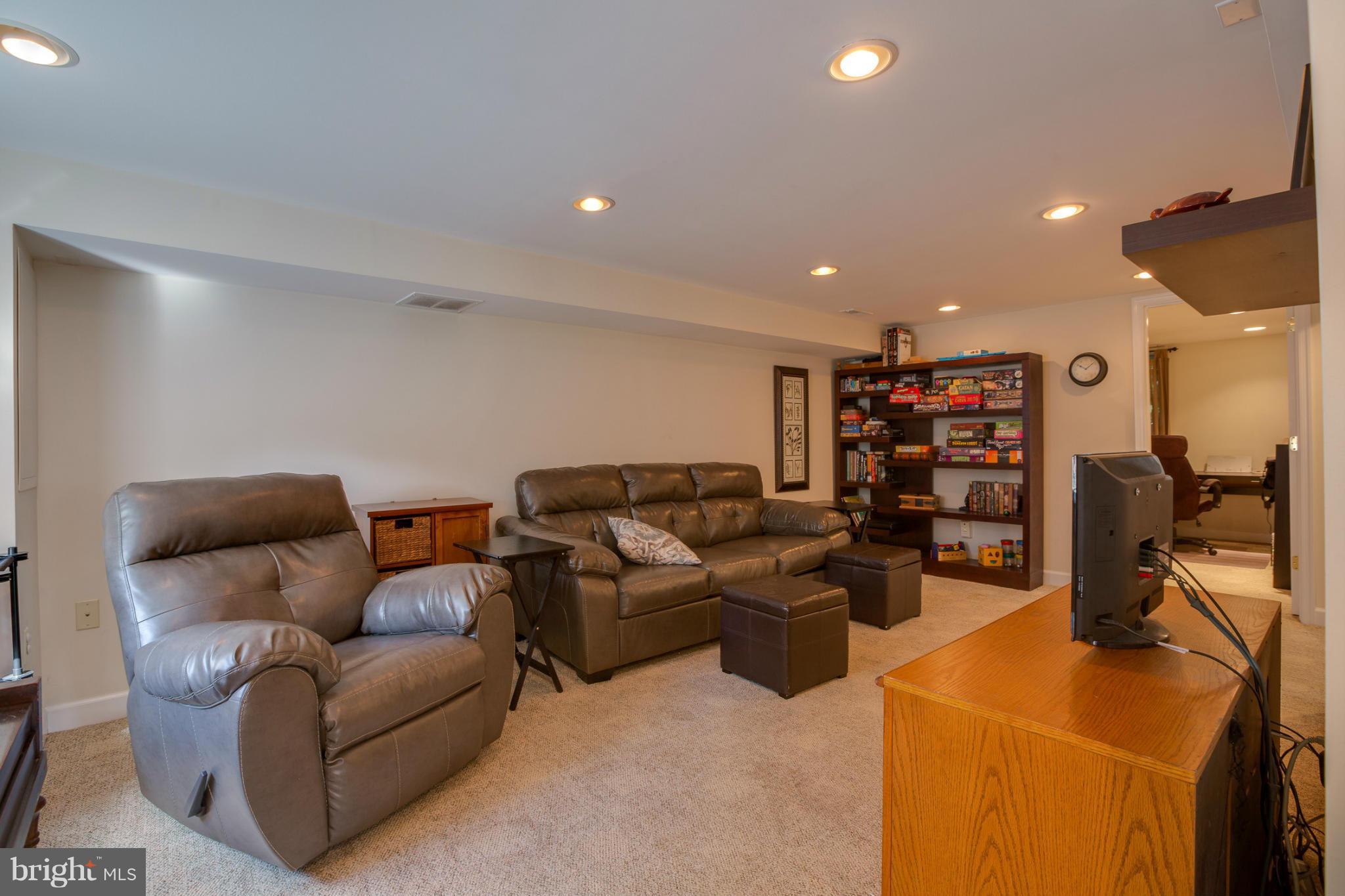 CHESTNUT HILLS - Residential