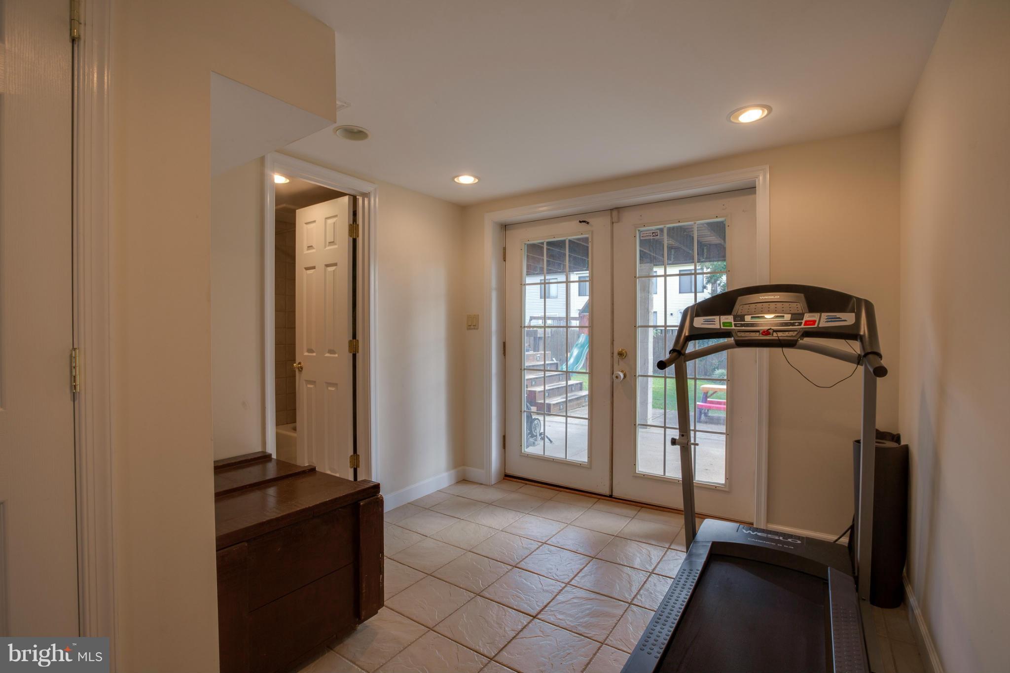 CHESTNUT HILLS - Residential