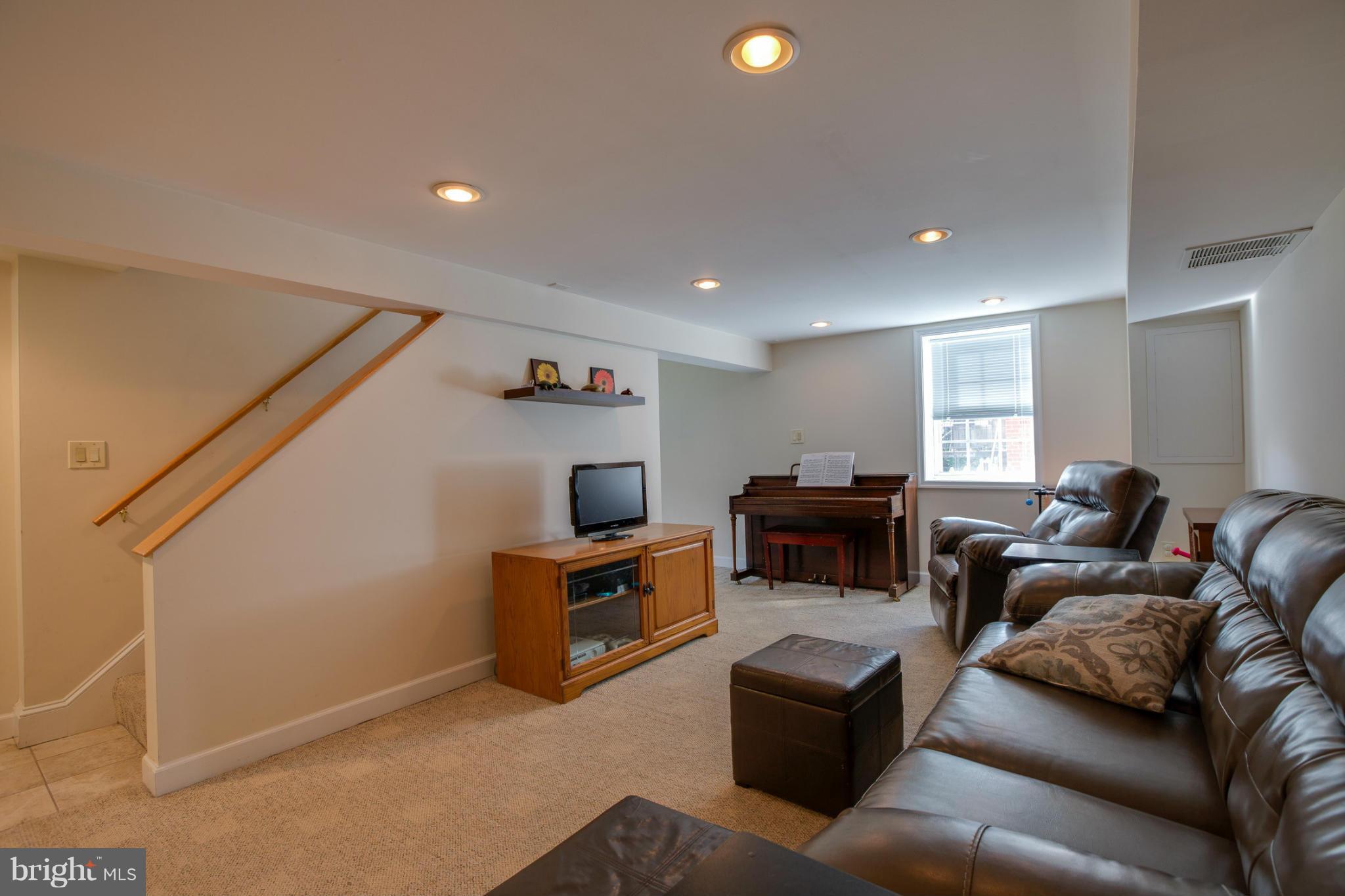 CHESTNUT HILLS - Residential