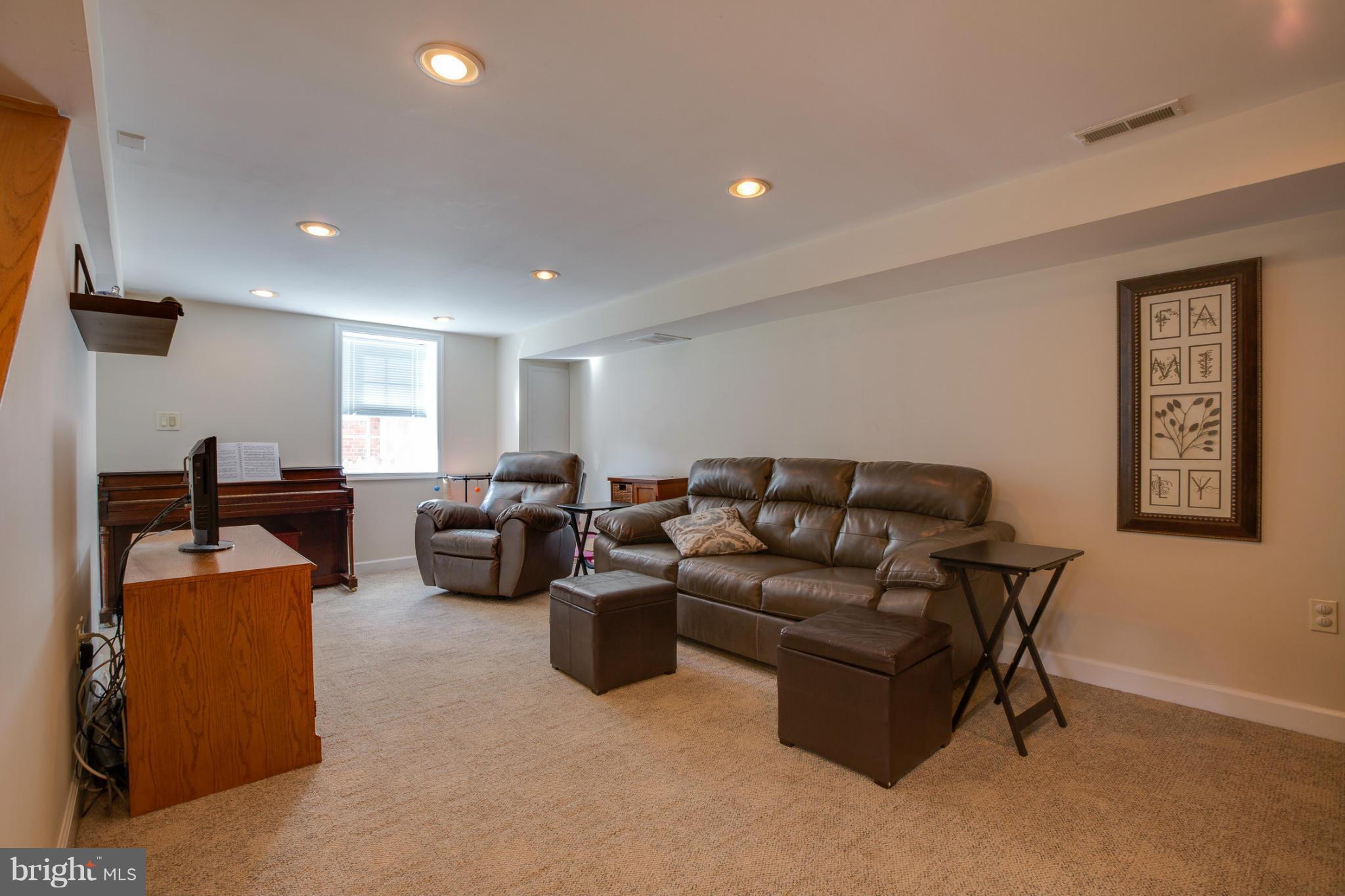 CHESTNUT HILLS - Residential