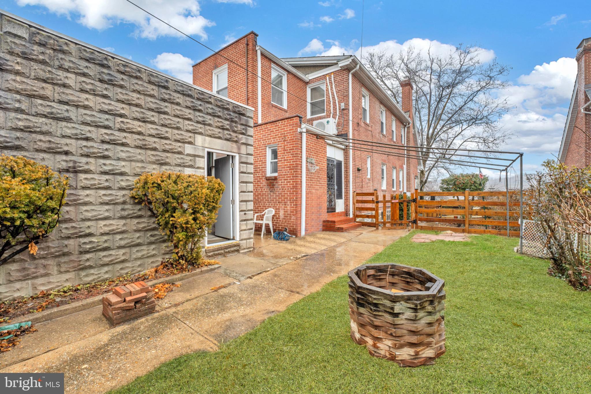 MAYFIELD - Residential