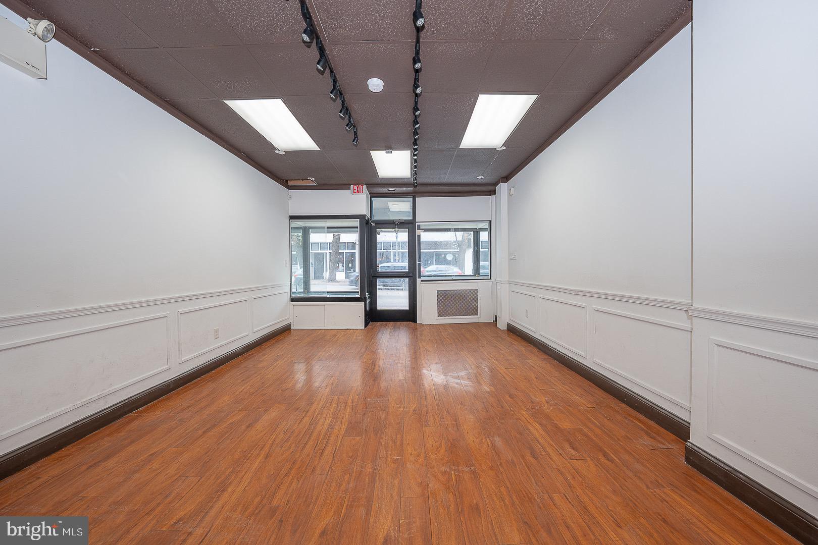 22 E LANCASTER AVENUE STORE