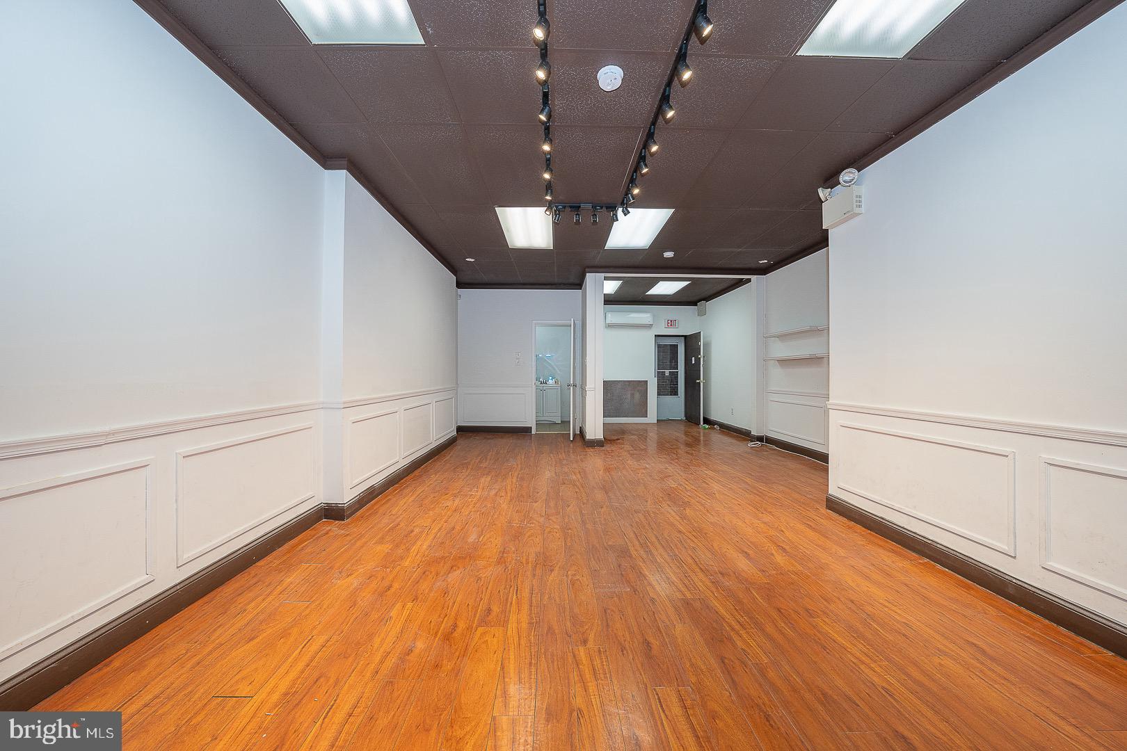 22 E LANCASTER AVENUE STORE