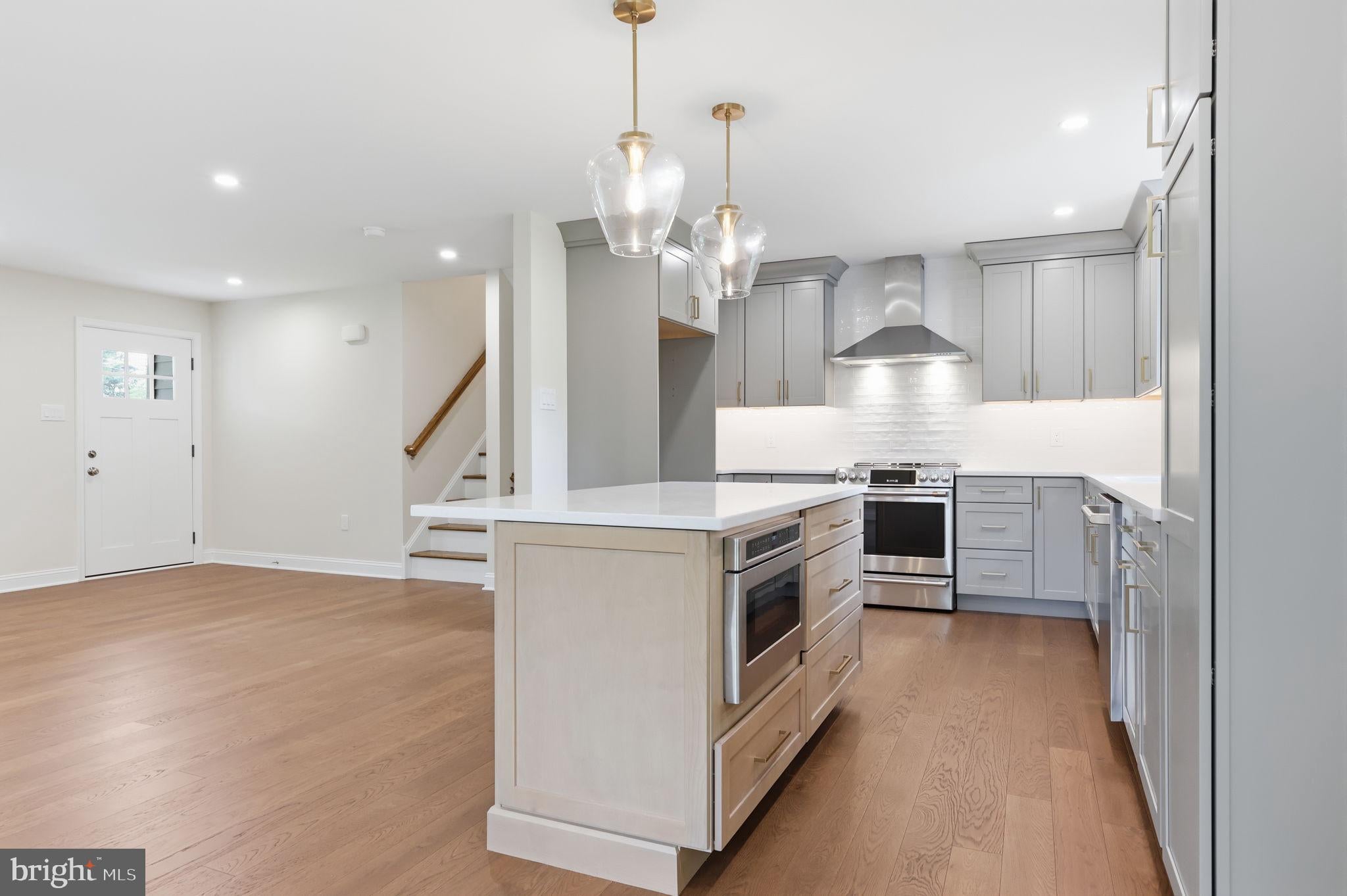 886 SACKETTSFORD ROAD