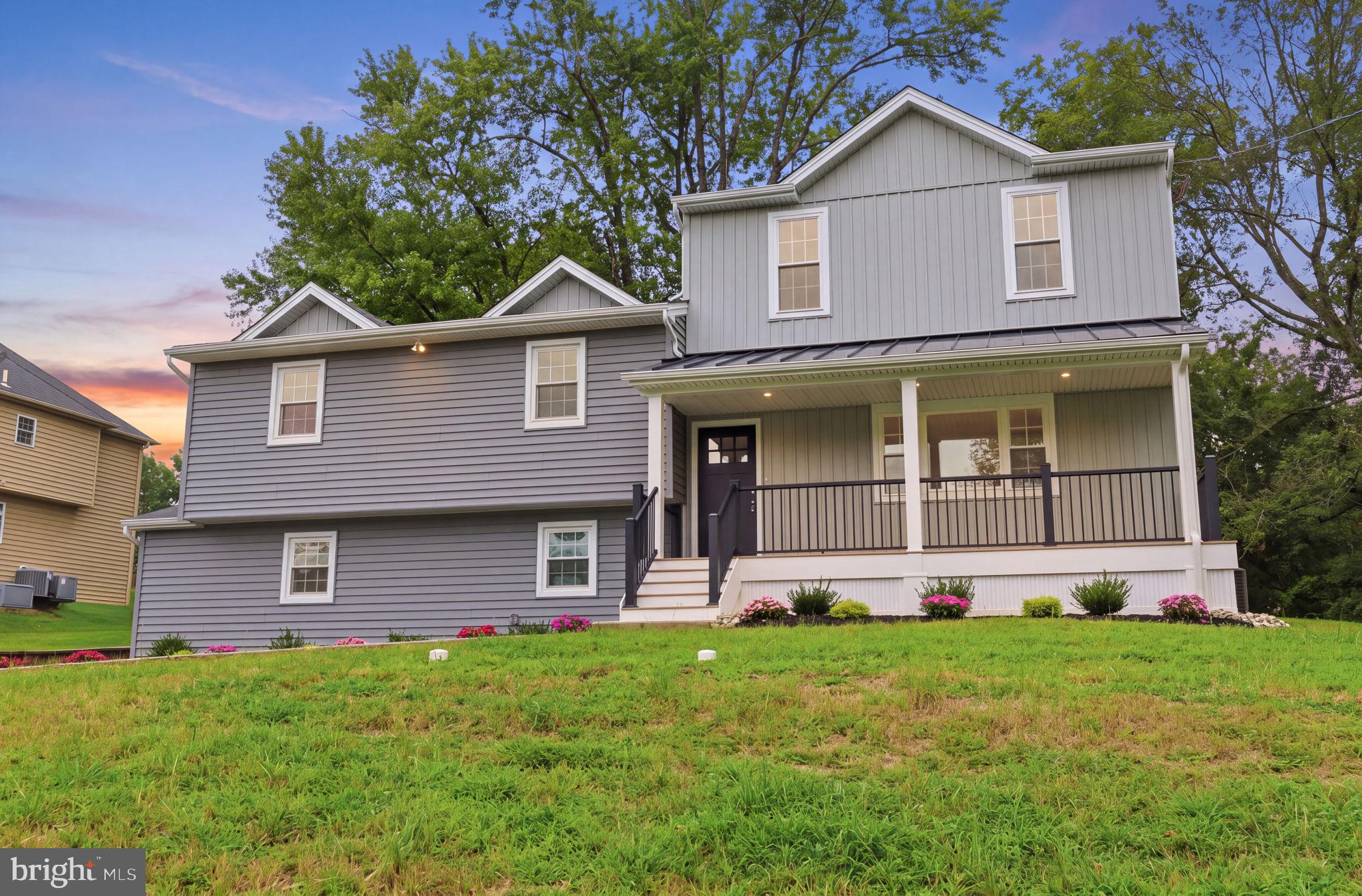 886 SACKETTSFORD ROAD