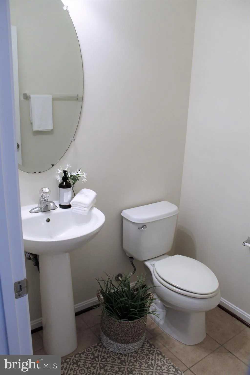 Brambleton, Virginia 20148, United States, 3 Bedrooms Bedrooms, ,3 BathroomsBathrooms,Residential,Coming Soon,90601