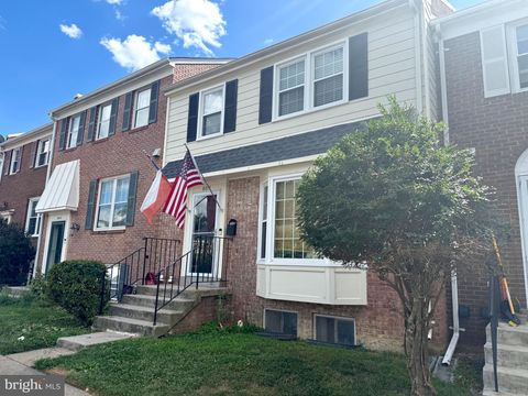 Photo of 8074 Powderbrook Lane, SPRINGFIELD, VA 22153 (MLS # VAFX2327802)