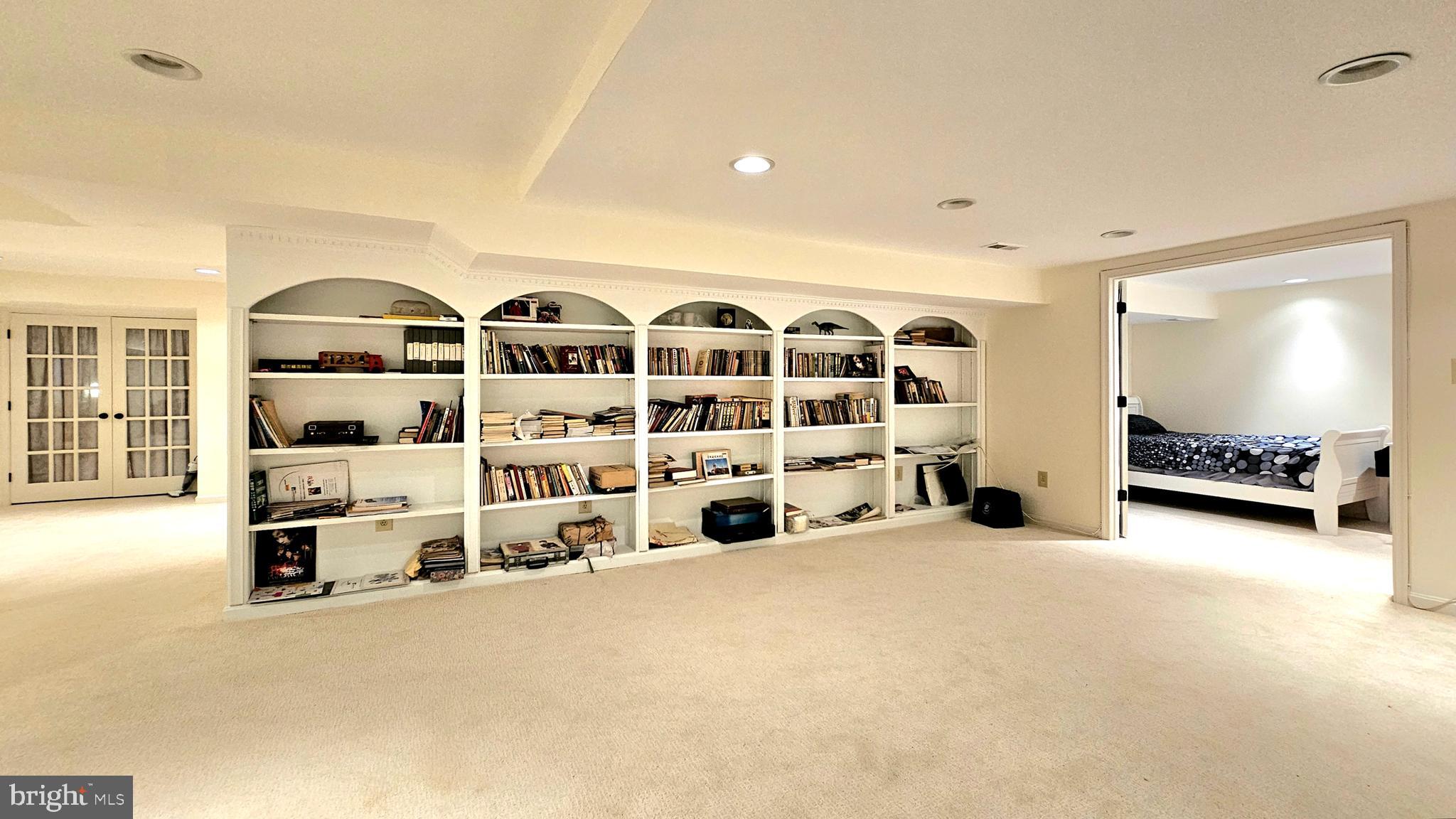 GRANBY WOODS - Residential