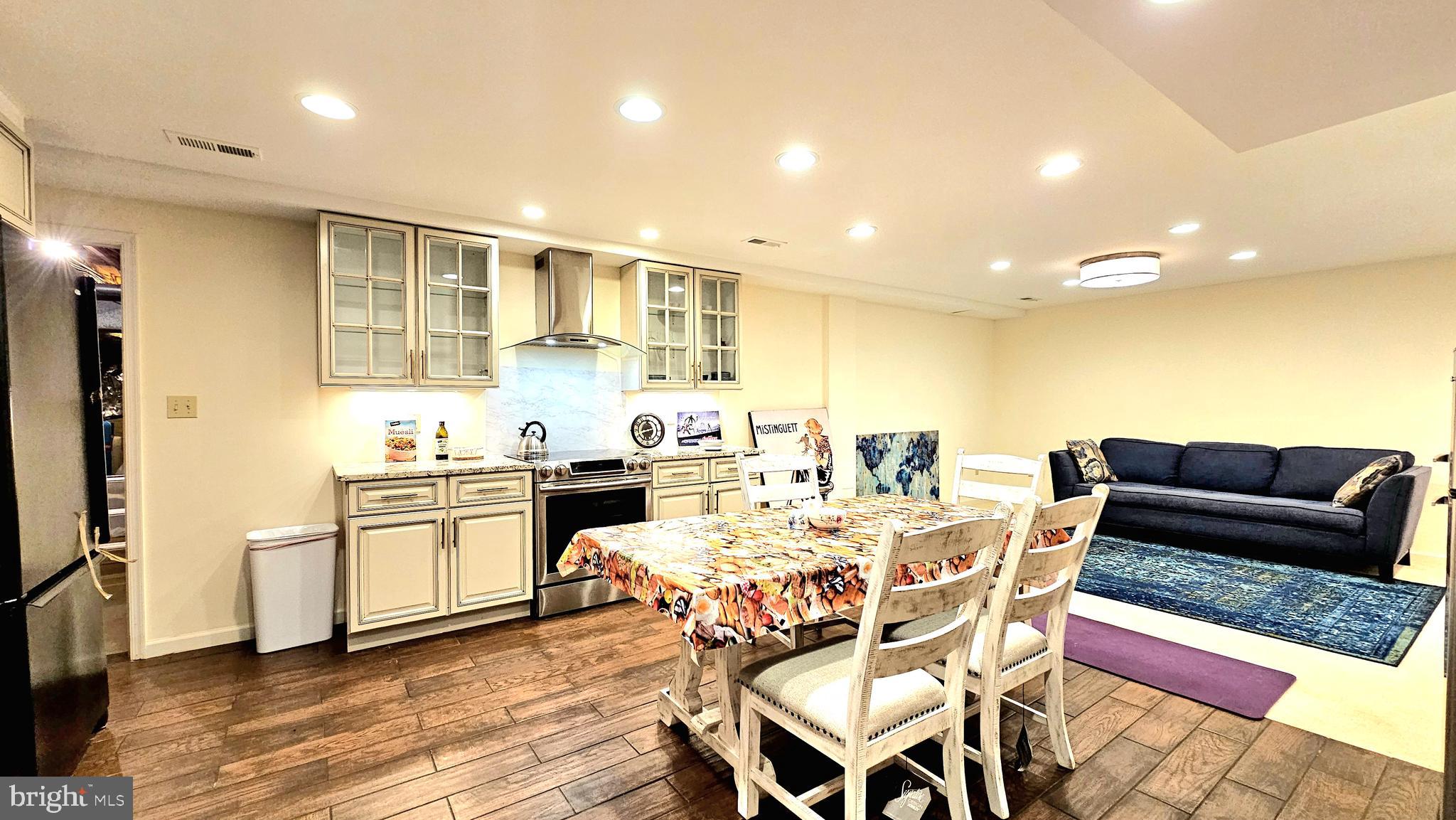 GRANBY WOODS - Residential