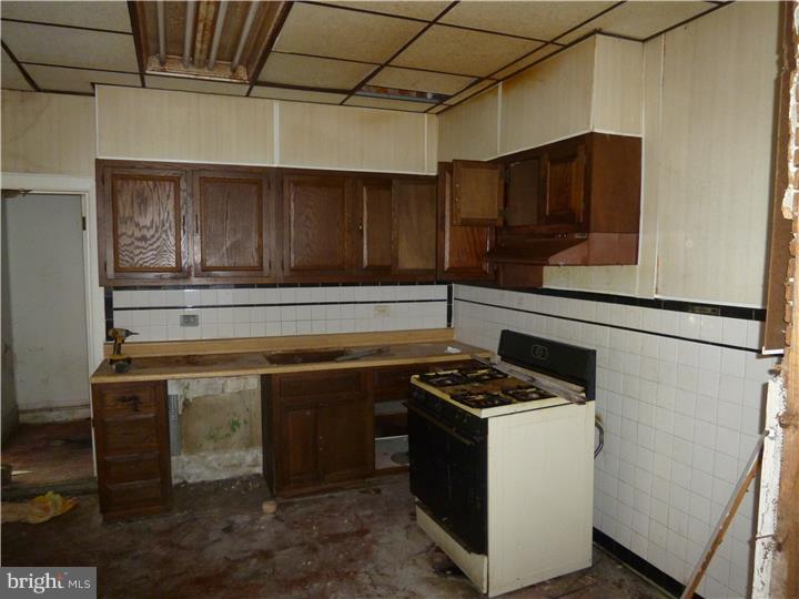 PHILADELPHIA (SOUTHWEST) - Residential