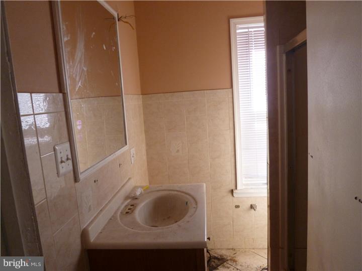 PHILADELPHIA (SOUTHWEST) - Residential