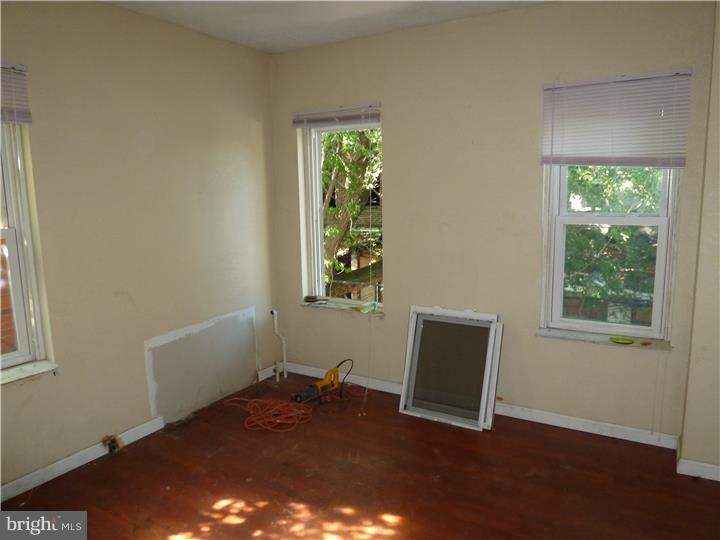 PHILADELPHIA (SOUTHWEST) - Residential