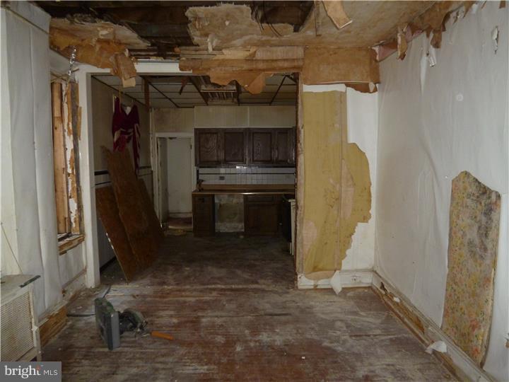 PHILADELPHIA (SOUTHWEST) - Residential