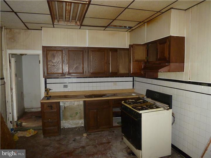 PHILADELPHIA (SOUTHWEST) - Residential