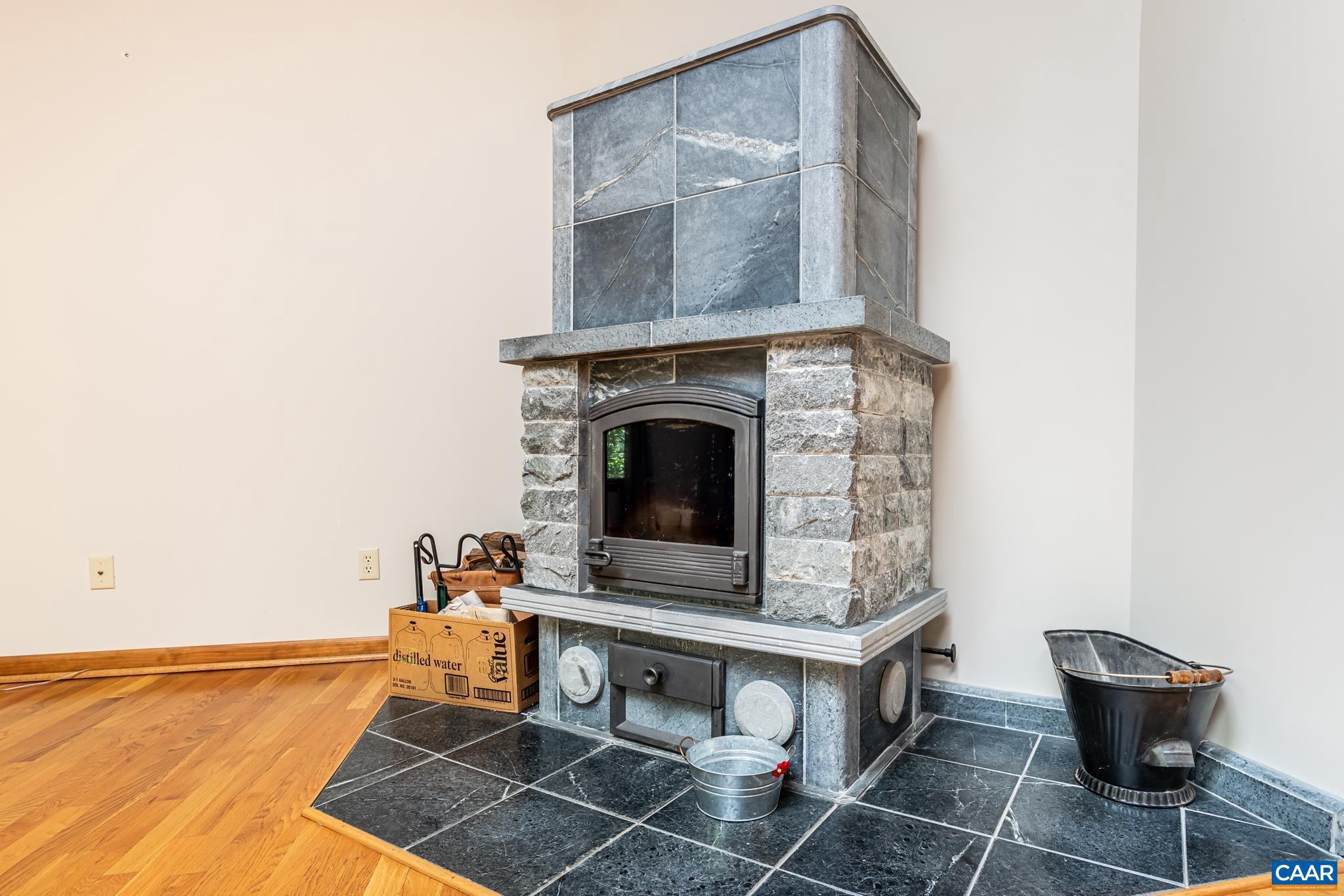 LAKE MONTICELLO - Residential