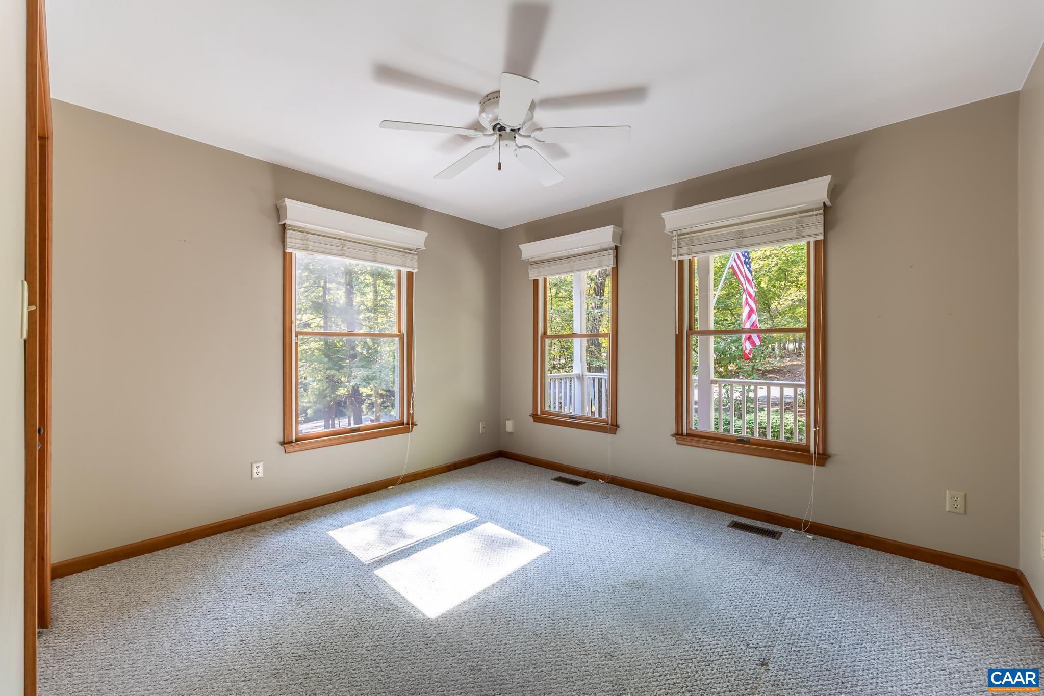 LAKE MONTICELLO - Residential