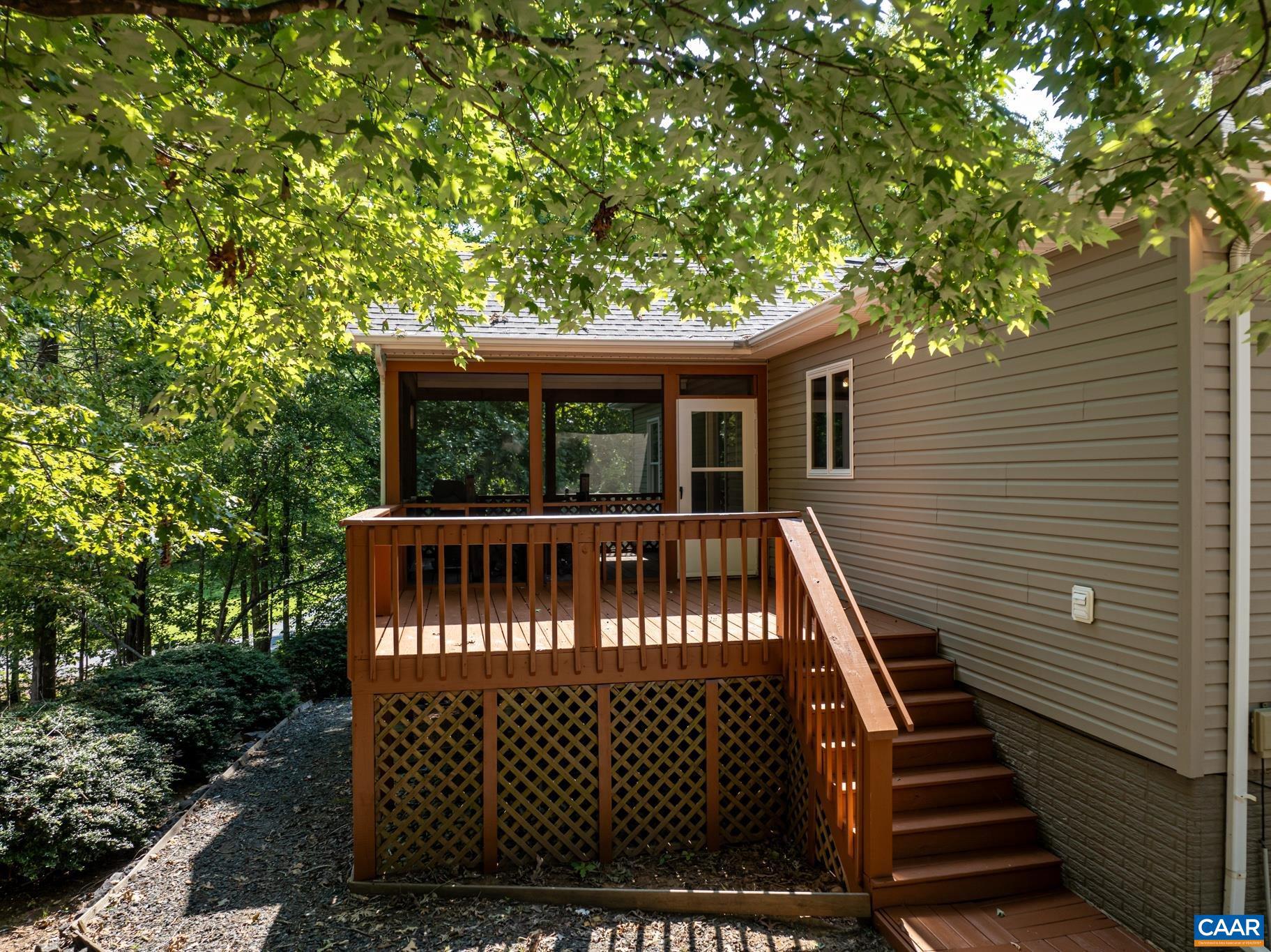 LAKE MONTICELLO - Residential