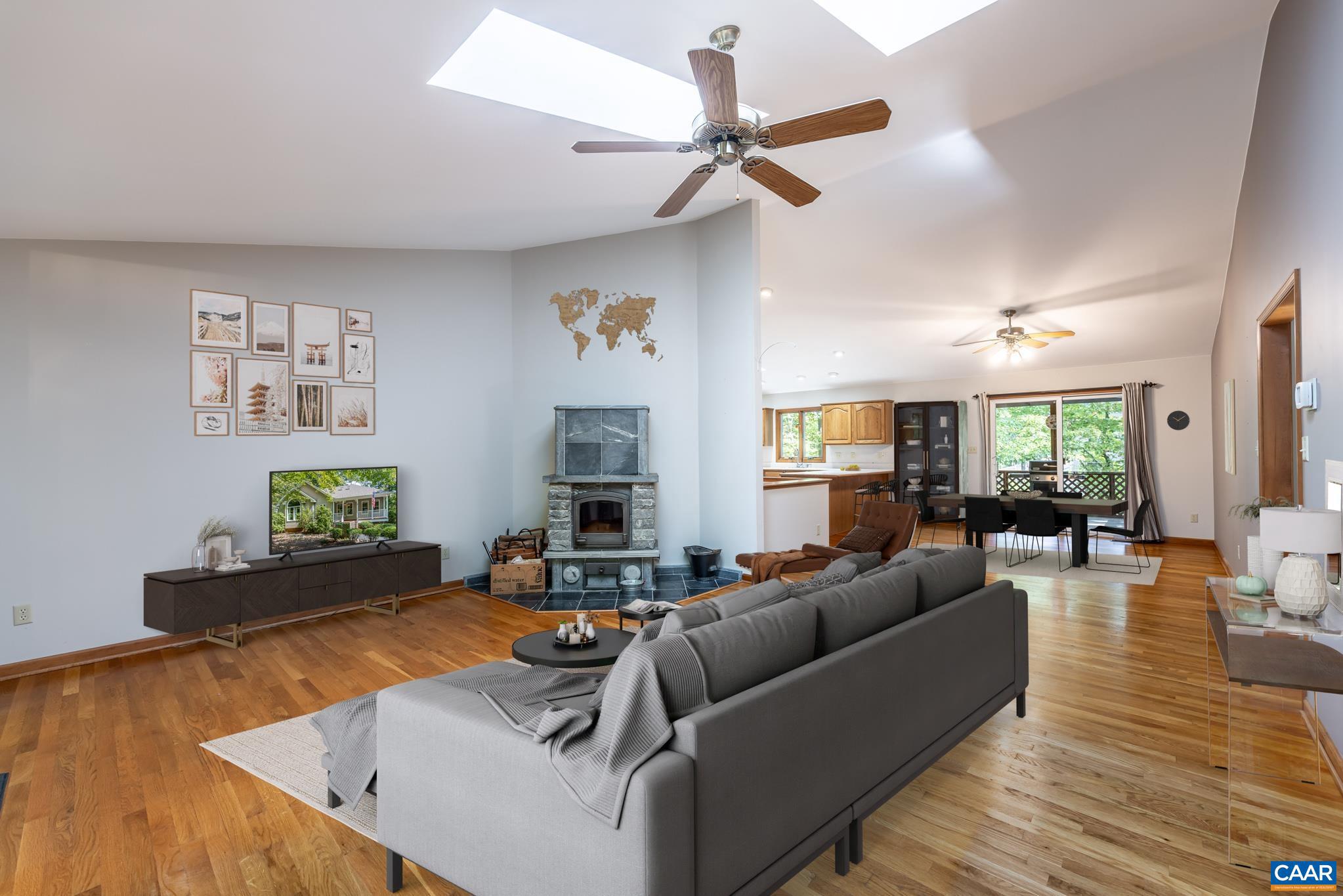 LAKE MONTICELLO - Residential