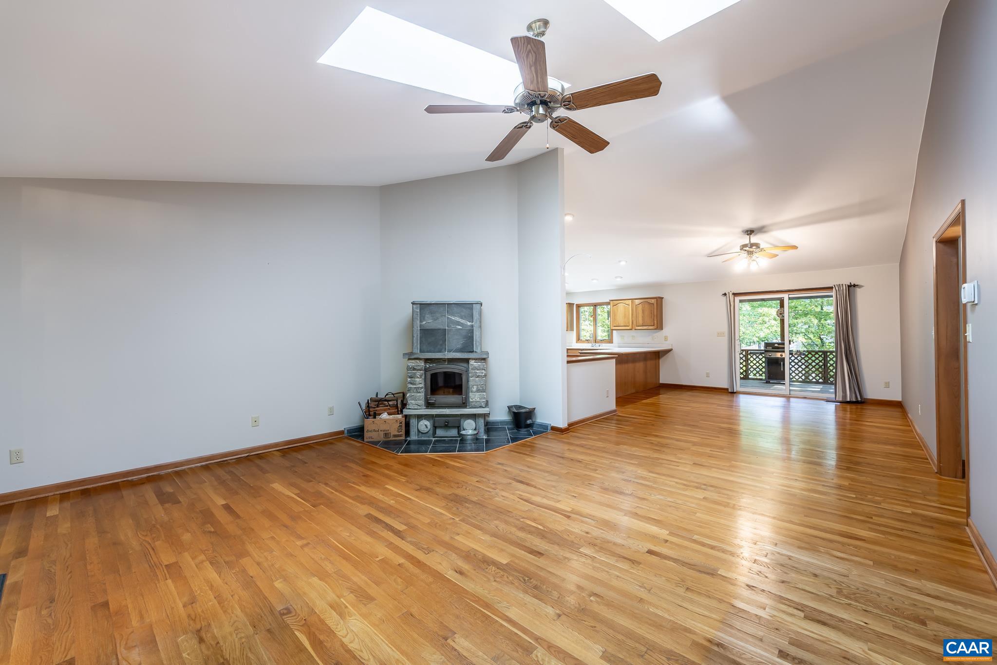 LAKE MONTICELLO - Residential