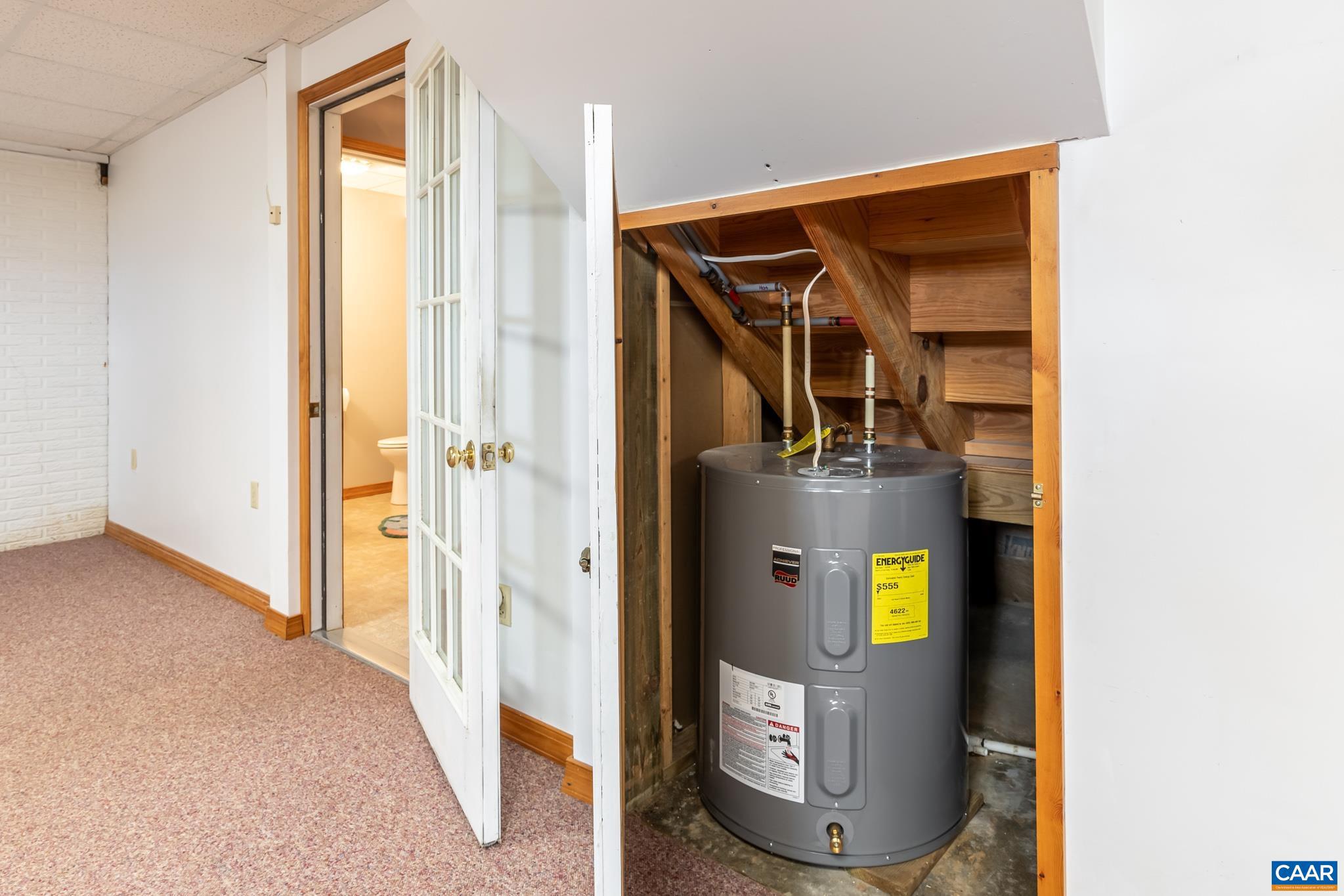 LAKE MONTICELLO - Residential